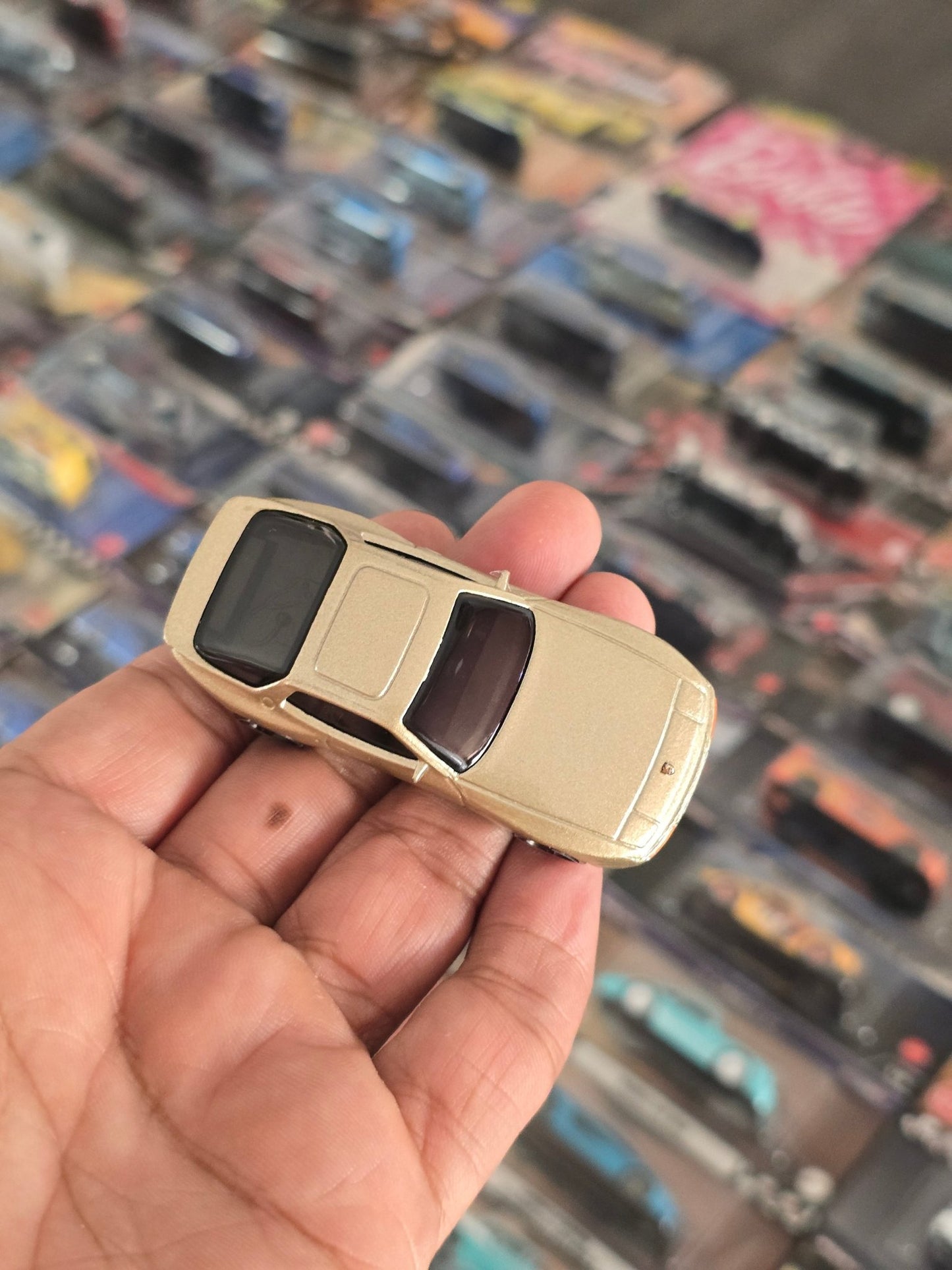 Hot Wheels 1989 Porsche 944 Turbo - Gold (2020 Card) - Kinder Logs