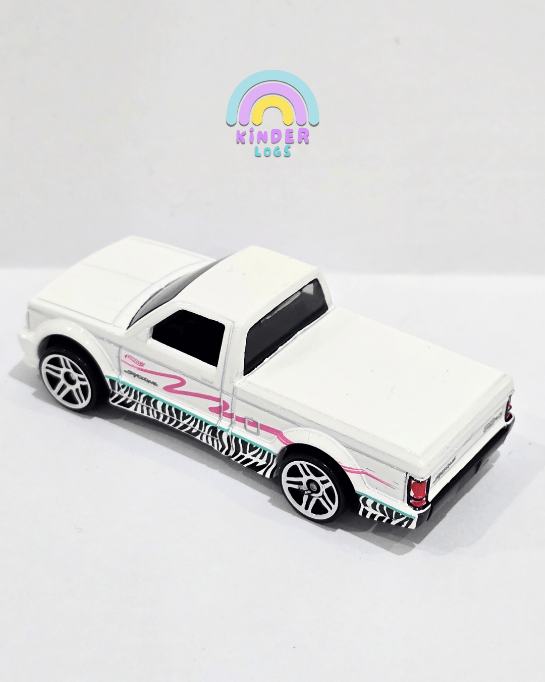 Hot Wheels 1991 GMC Syclone - White (Uncarded) - Kinder Logs