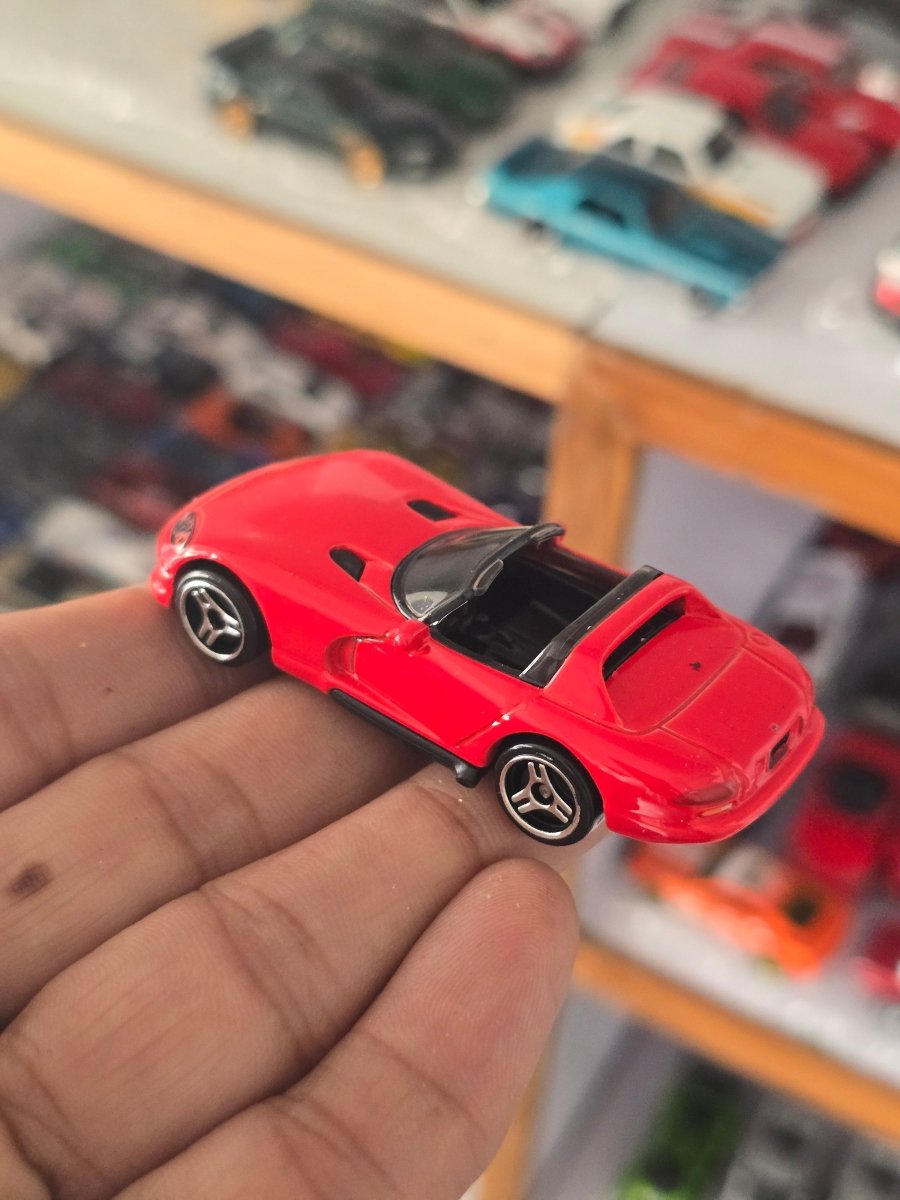 Hot Wheels 1992 Dodge Viper RT/10 - Red (Uncarded) - Kinder Logs