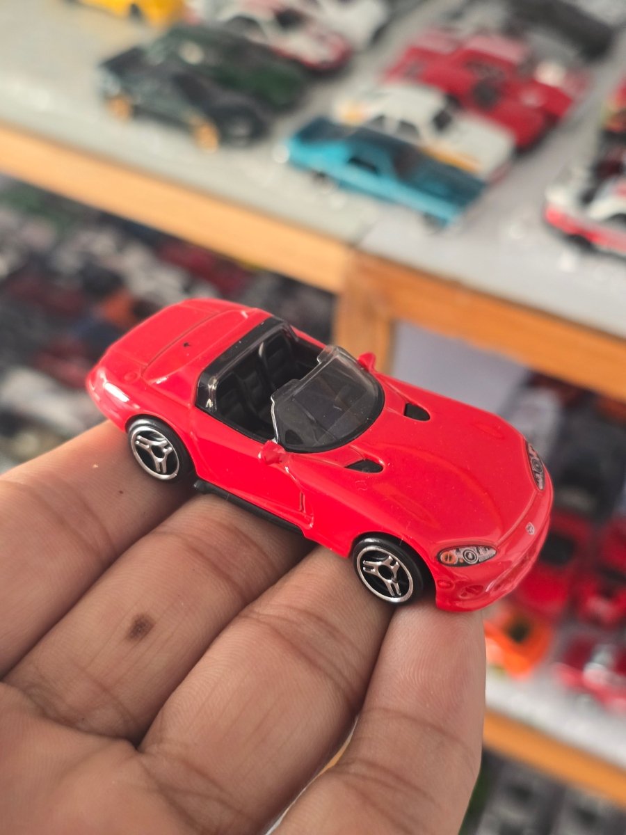Hot Wheels 1992 Dodge Viper RT/10 - Red (Uncarded) - Kinder Logs