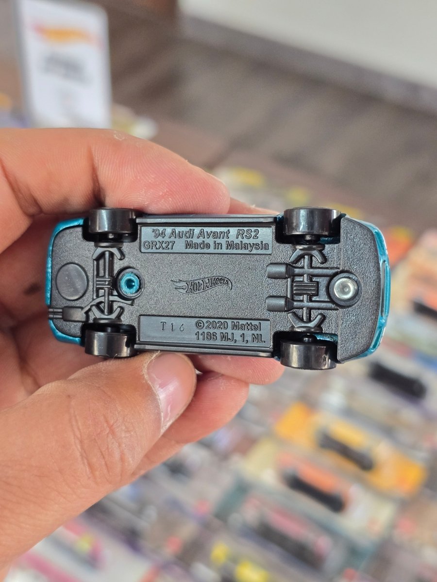 Hot Wheels 1994 Audi Avant RS2 - Teal (Uncarded) - Kinder Logs