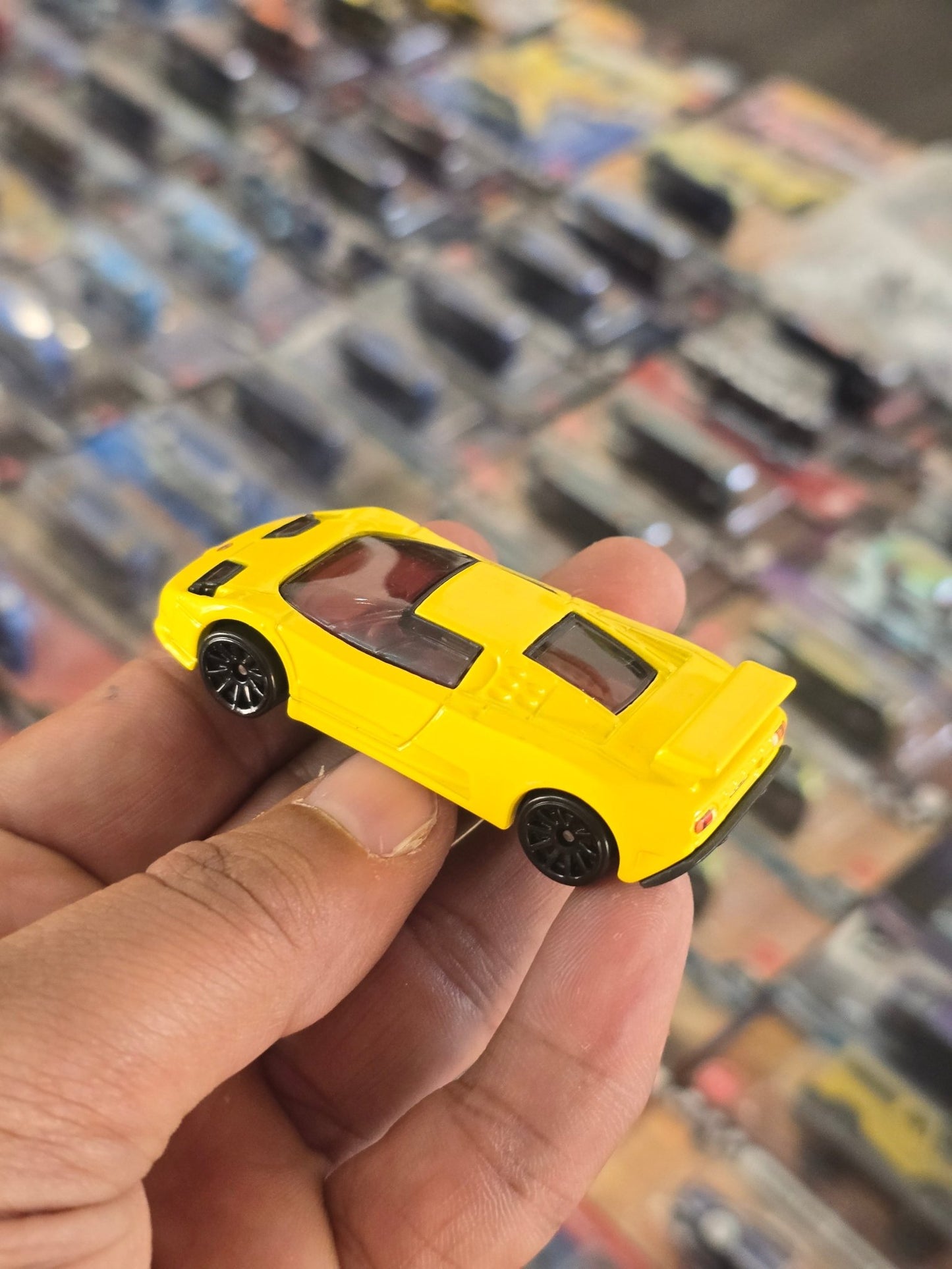 Hot Wheels 1994 Bugatti EB110 SS - Yellow (Uncarded) - Kinder Logs