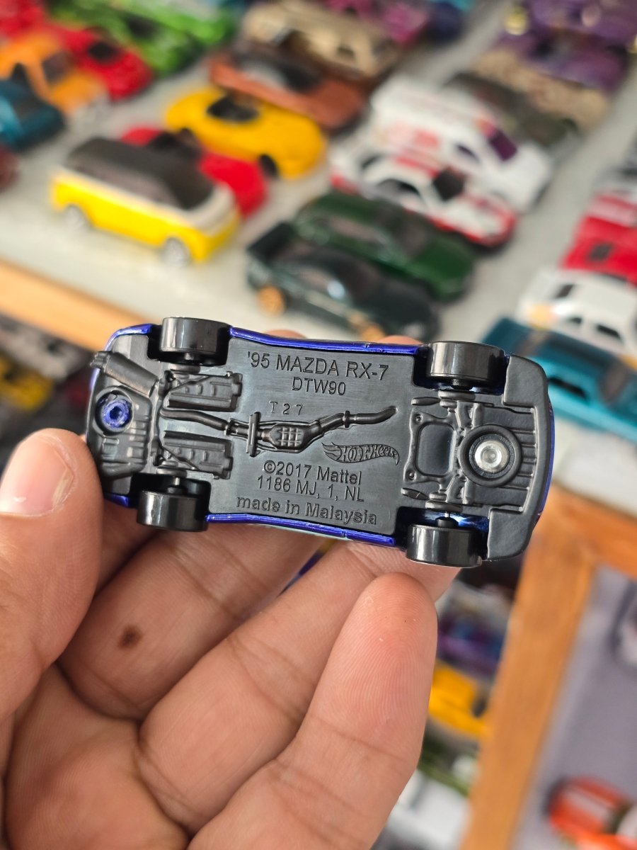 Hot Wheels 1995 Mazda RX - 7 - Blue (Uncarded) - Kinder Logs