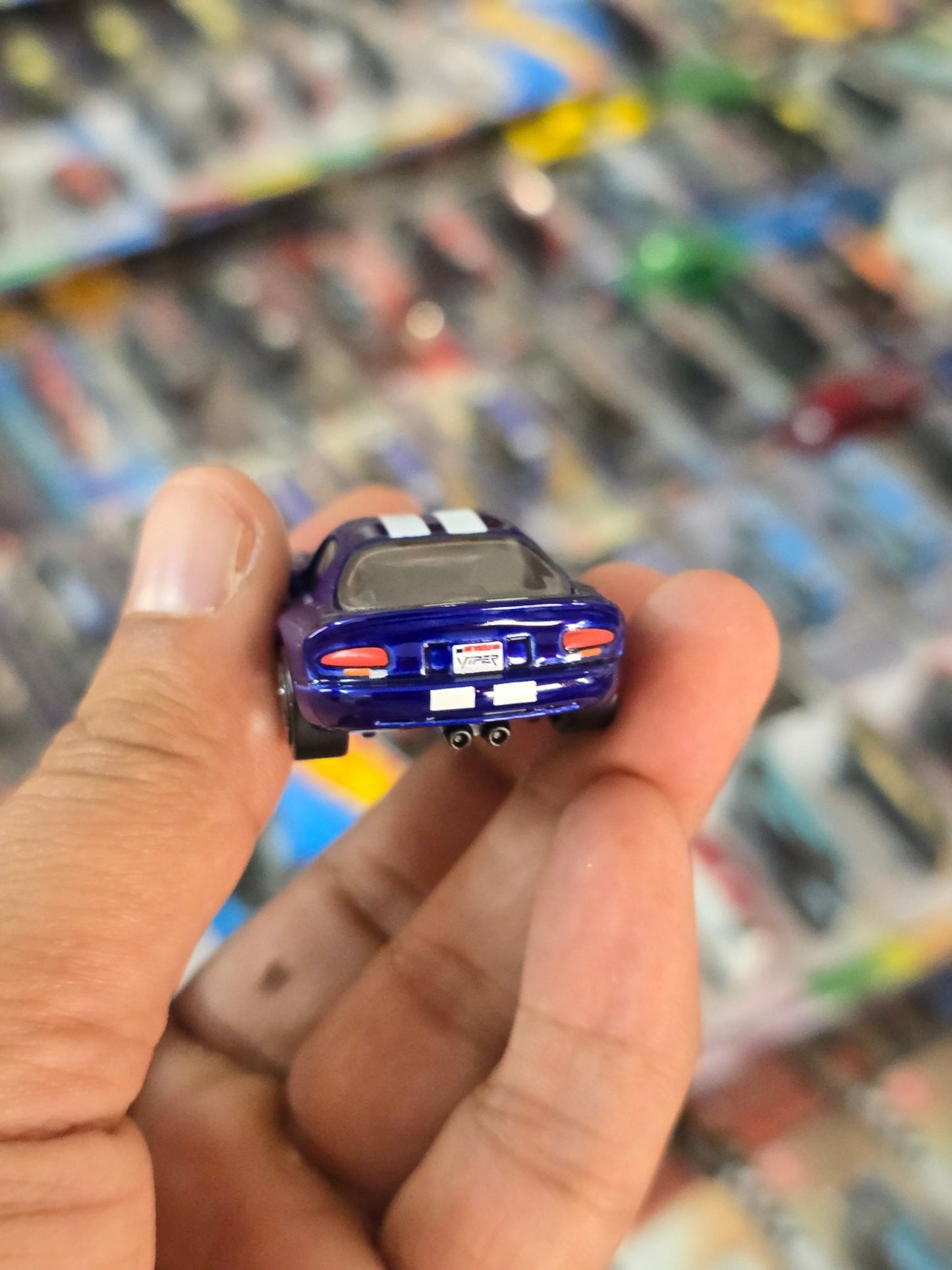 Hot Wheels 1996 Dodge Viper GTS (Uncarded) - Kinder Logs