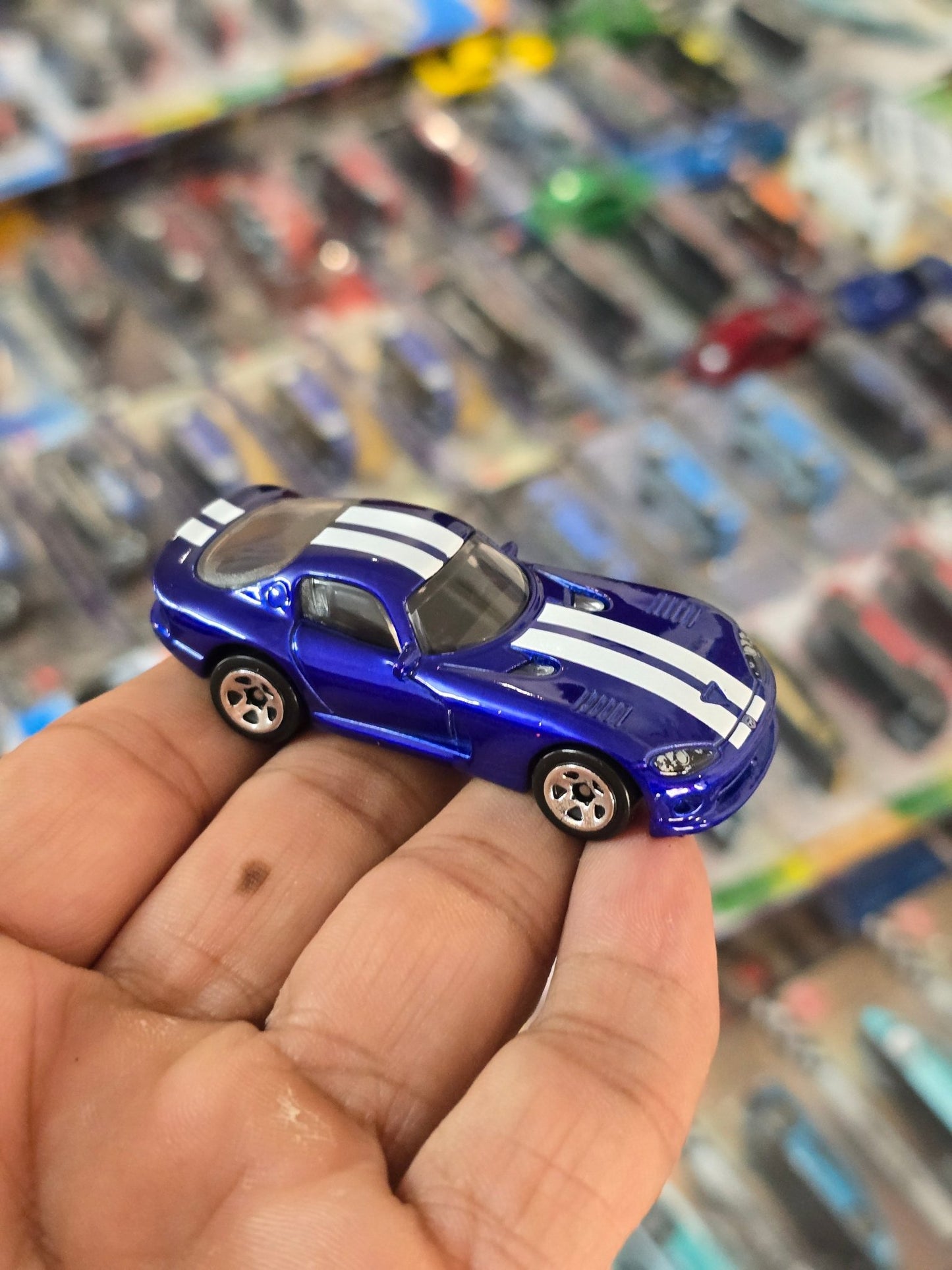 Hot Wheels 1996 Dodge Viper GTS (Uncarded) - Kinder Logs