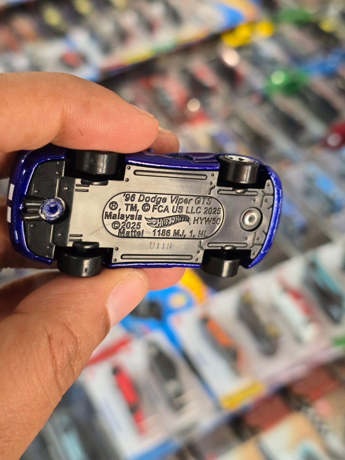 Hot Wheels 1996 Dodge Viper GTS (Uncarded) - Kinder Logs