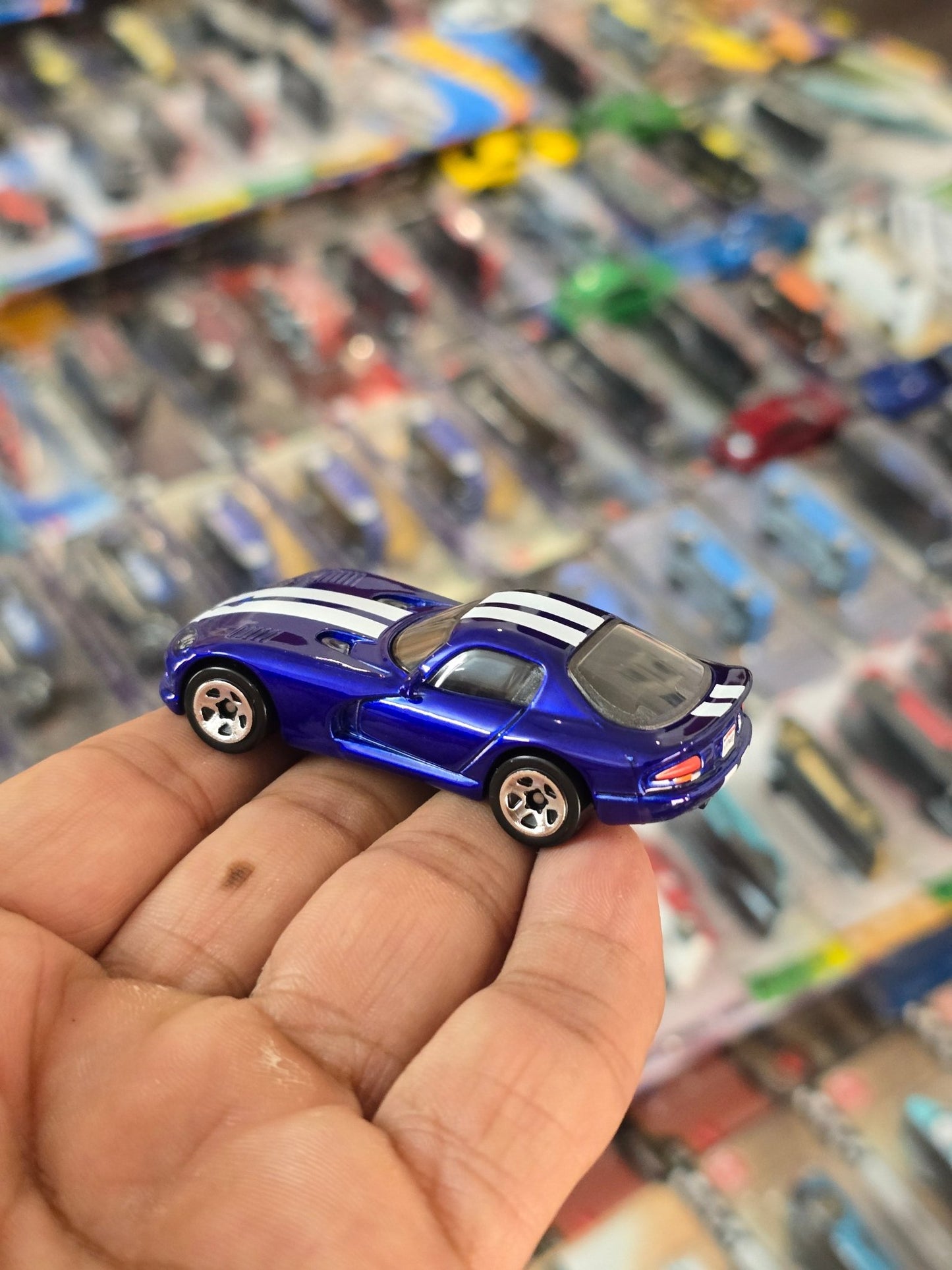 Hot Wheels 1996 Dodge Viper GTS (Uncarded) - Kinder Logs