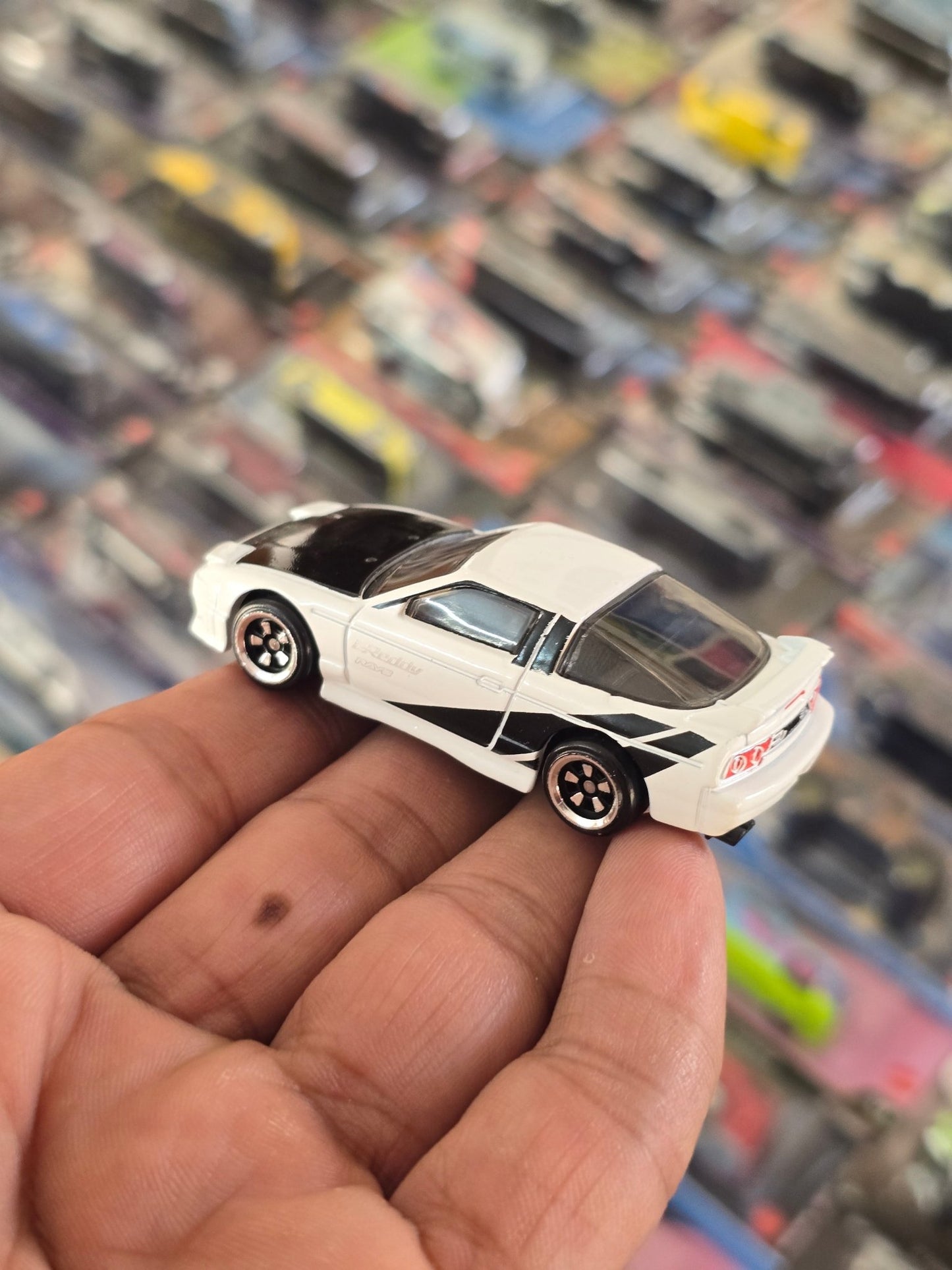 Hot Wheels 1996 Nissan 180SX Type X - White (Uncarded) - Kinder Logs