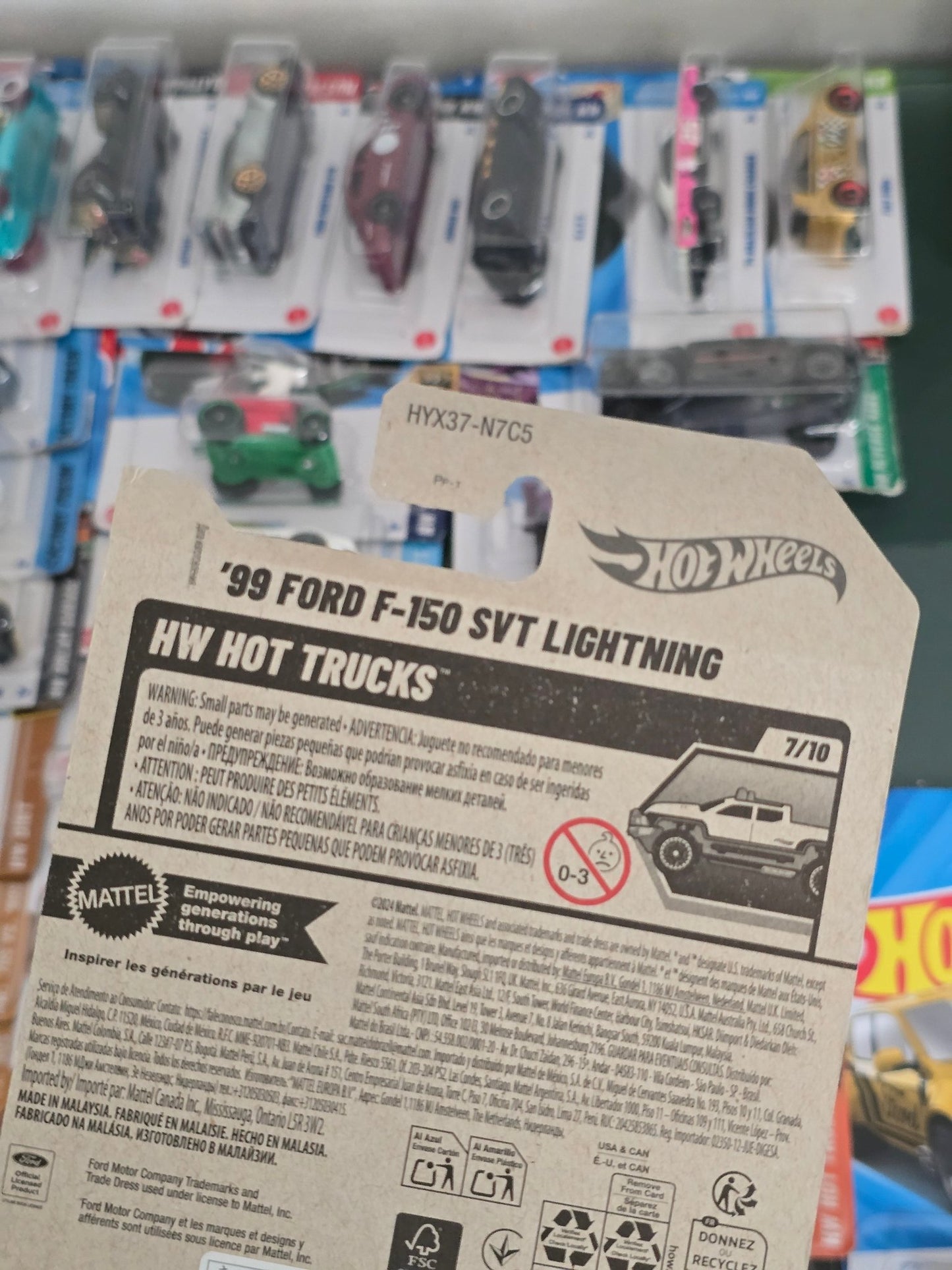 Hot Wheels 1999 Ford F - 150 SVT Lightning (Imported) - Kinder Logs