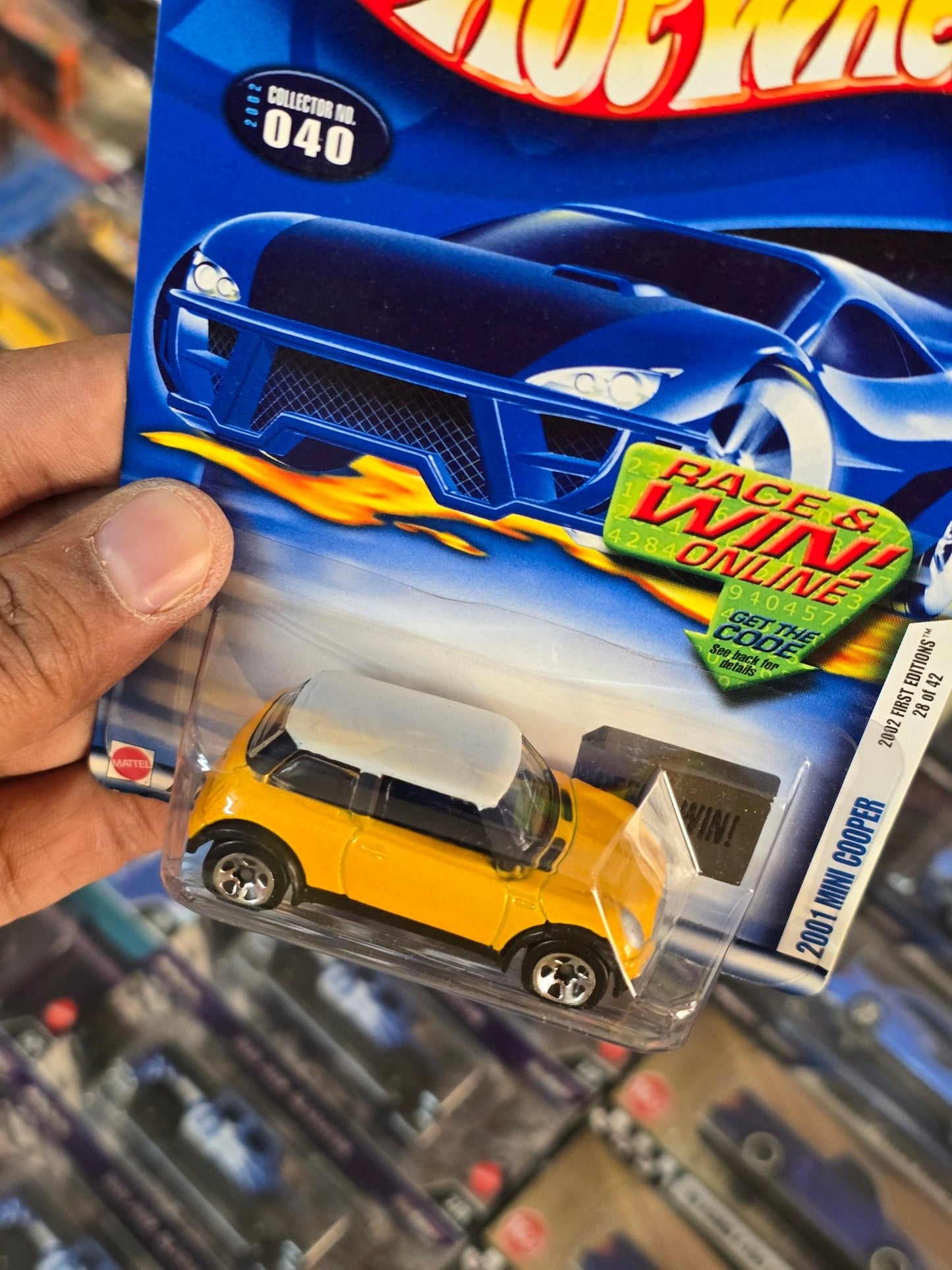 Hot Wheels 2001 Mini Cooper - Collector No. 040 - Kinder Logs