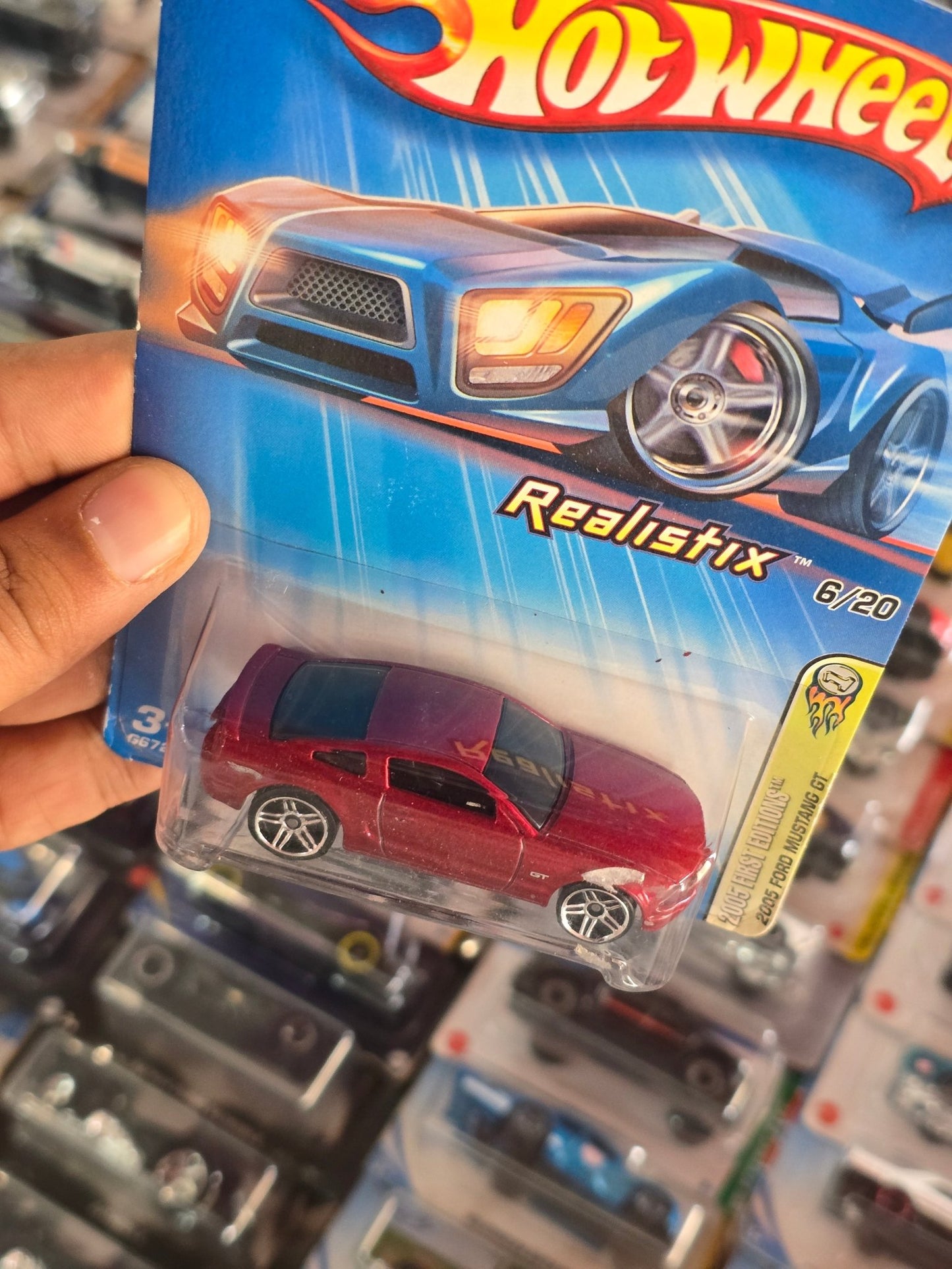 Hot Wheels 2005 Ford Mustang GT (2004 Card) - Kinder Logs