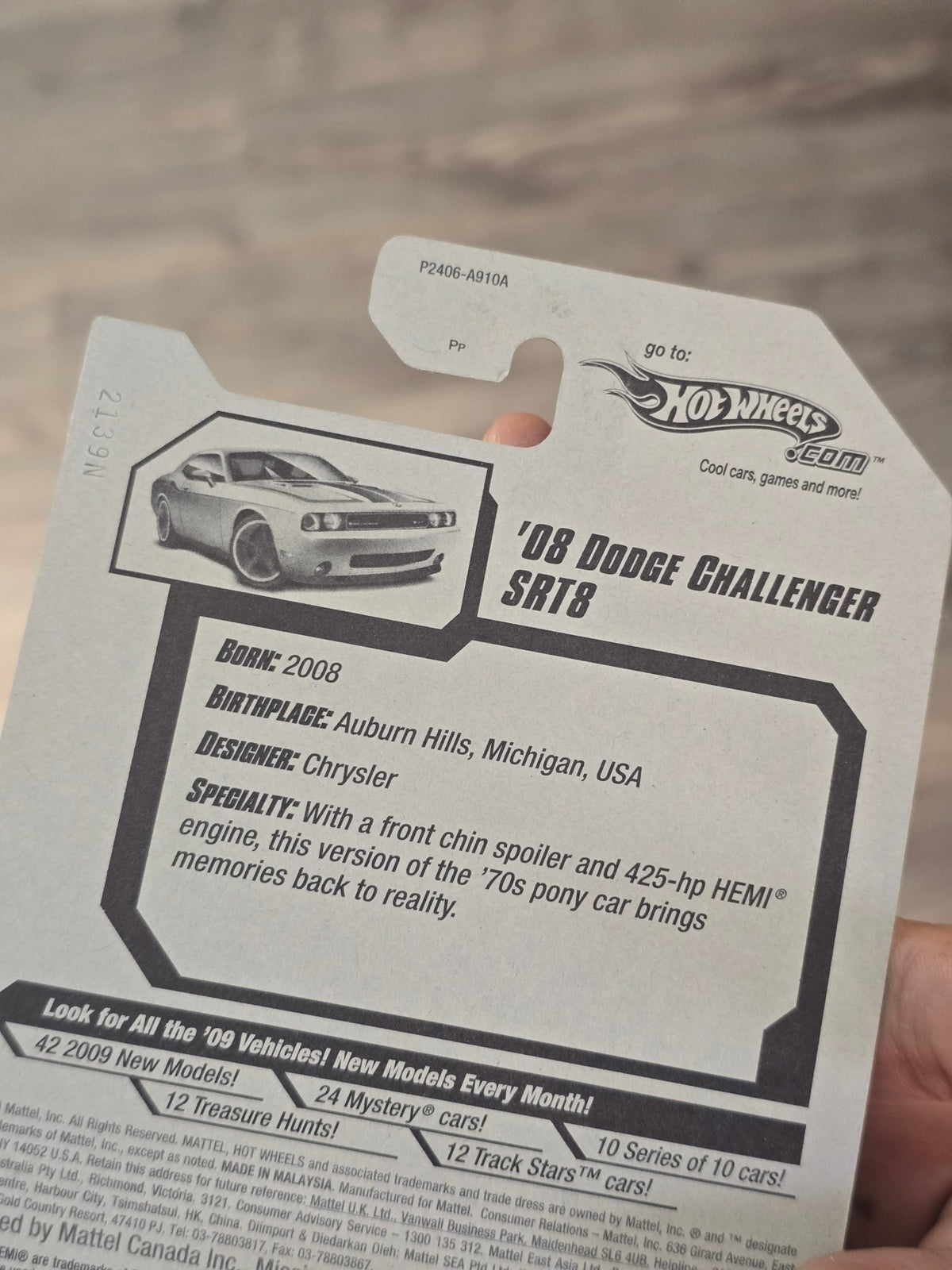Hot Wheels 2008 Dodge Challenger SRT8 (2009 Imported Card) - Kinder Logs