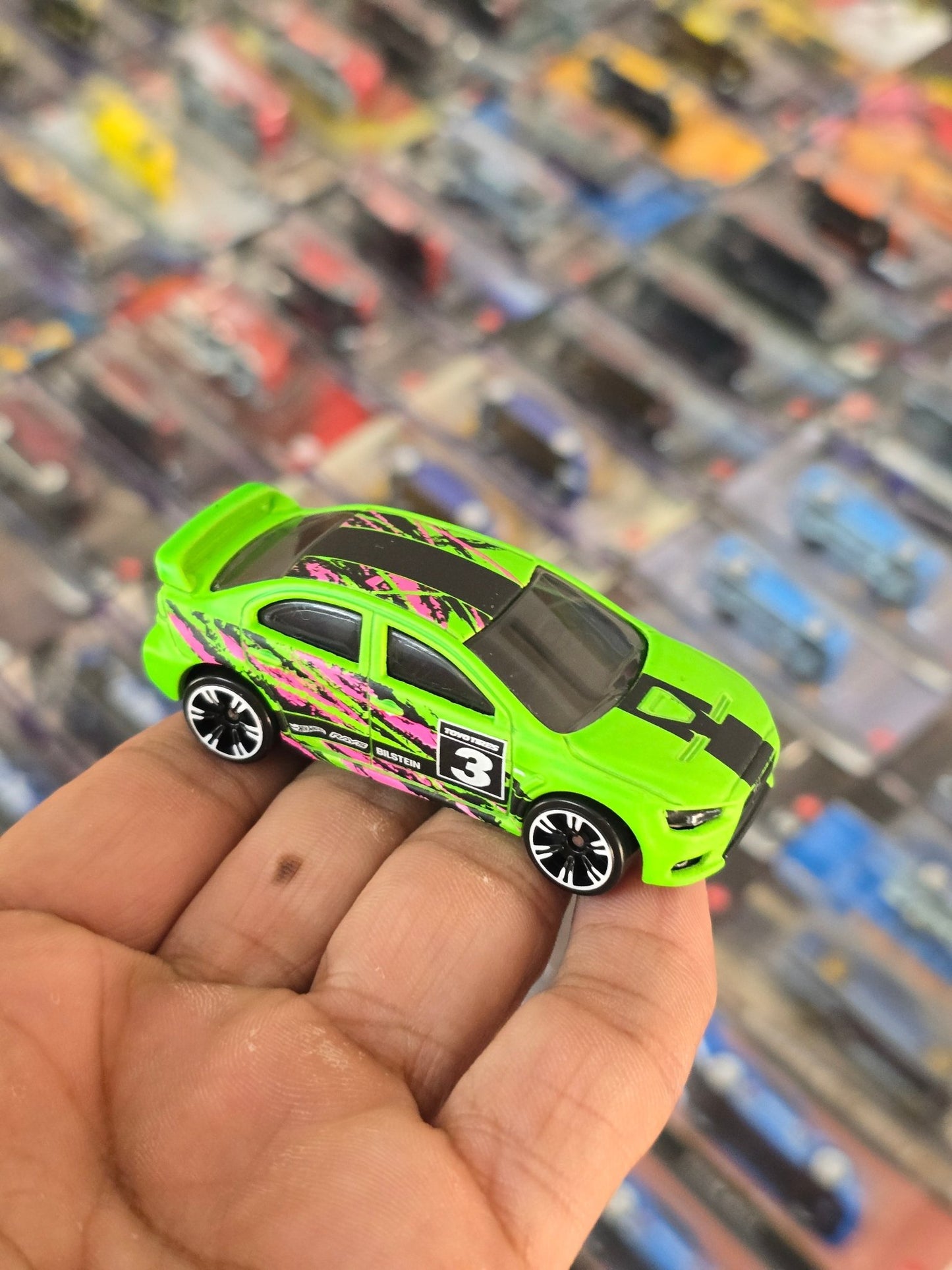 Hot Wheels 2008 Mitsubishi Lancer Evolution Neon Speeders - Green (Uncarded) - Kinder Logs