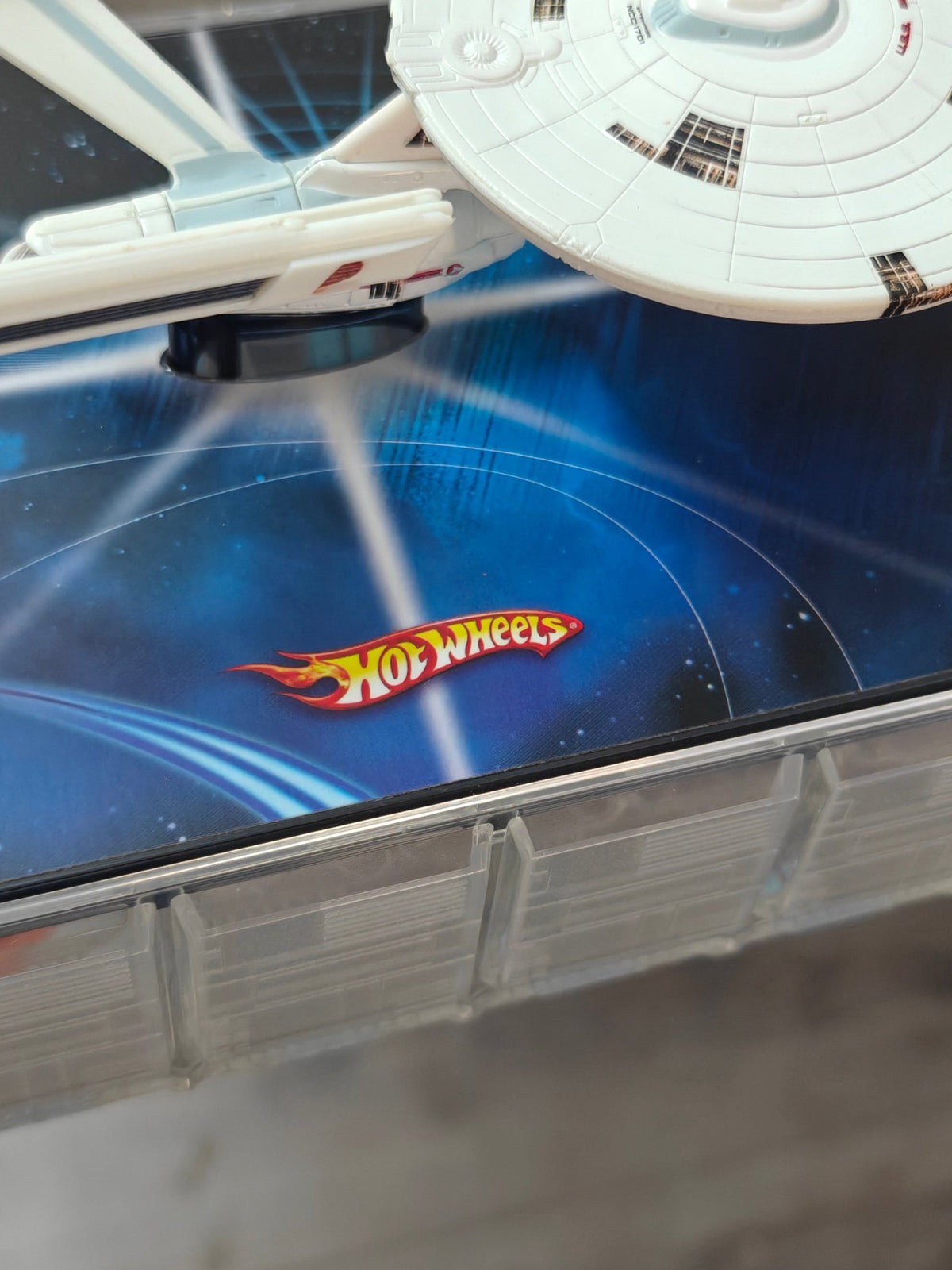 Hot Wheels 2009 San Diego Comic-Con Exclusive 'Star Trek U.S.S. Enterprise' - Kinder Logs