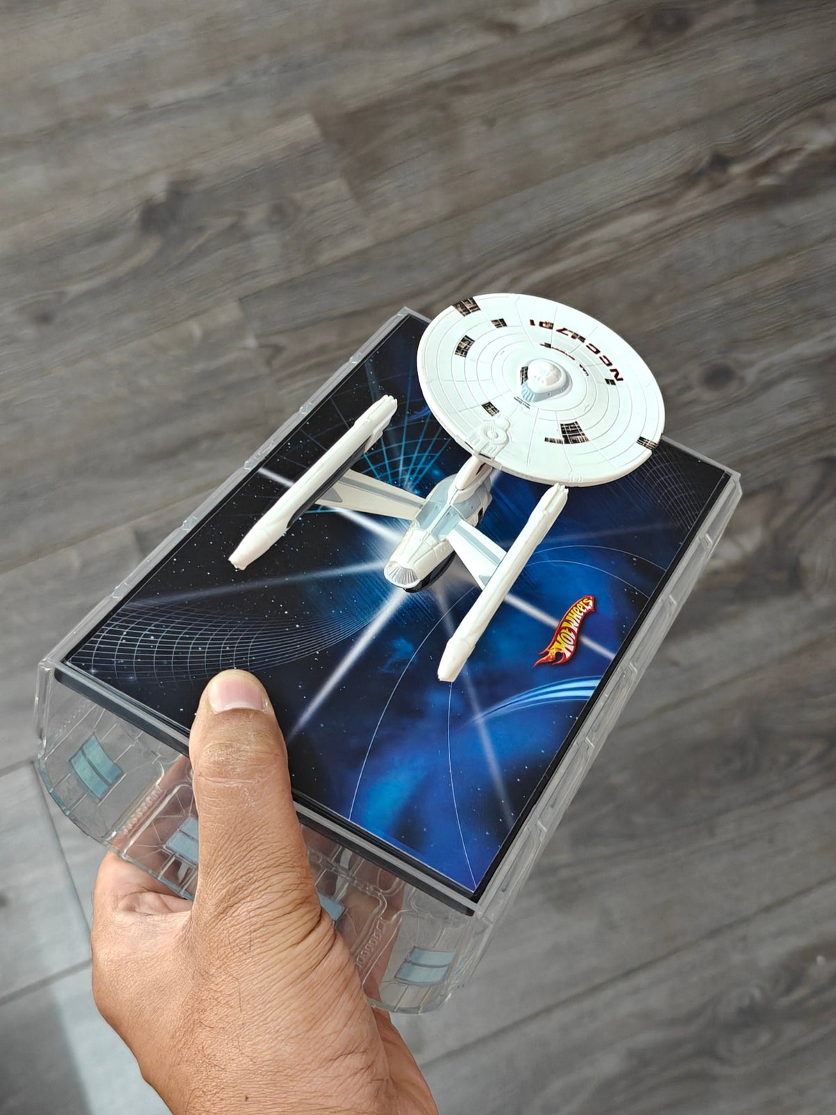 Hot Wheels 2009 San Diego Comic-Con Exclusive 'Star Trek U.S.S. Enterprise' - Kinder Logs
