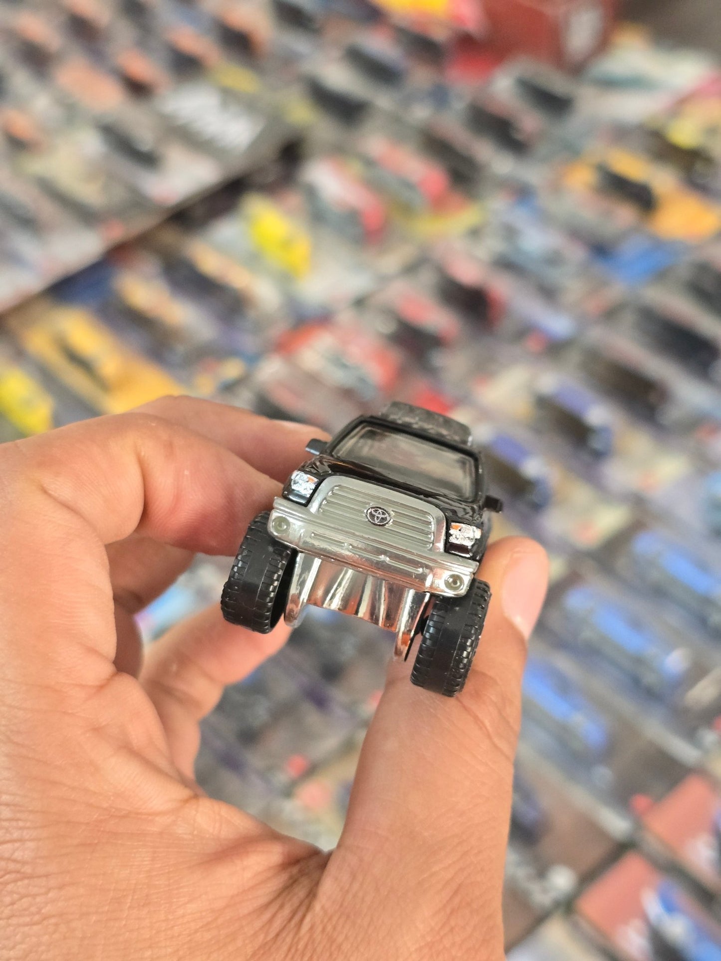 Hot Wheels 2010 Toyota Tundra - Silver Series (Uncarded) - Kinder Logs