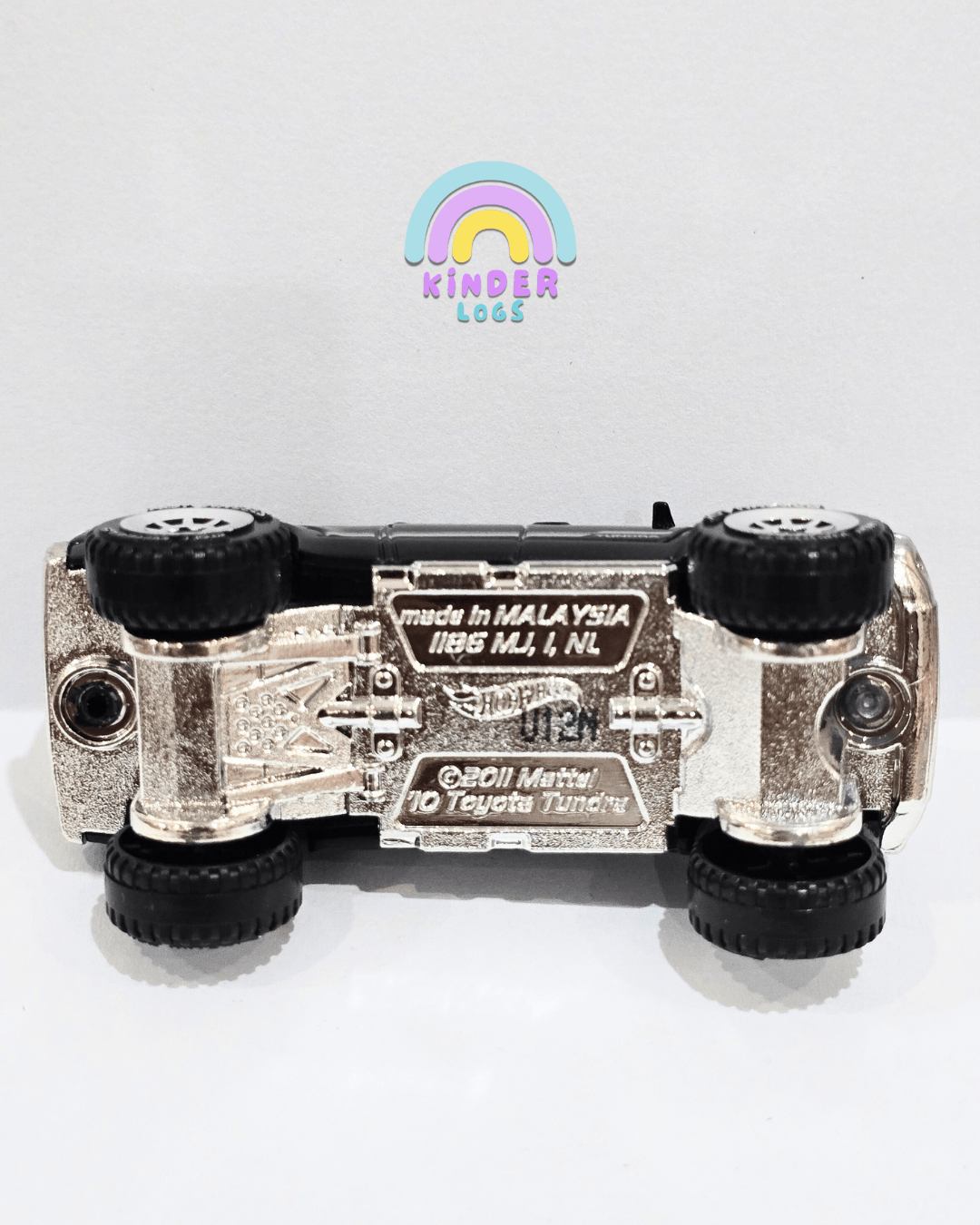 Hot Wheels 2010 Toyota Tundra - Silver Series (Uncarded) - Kinder Logs