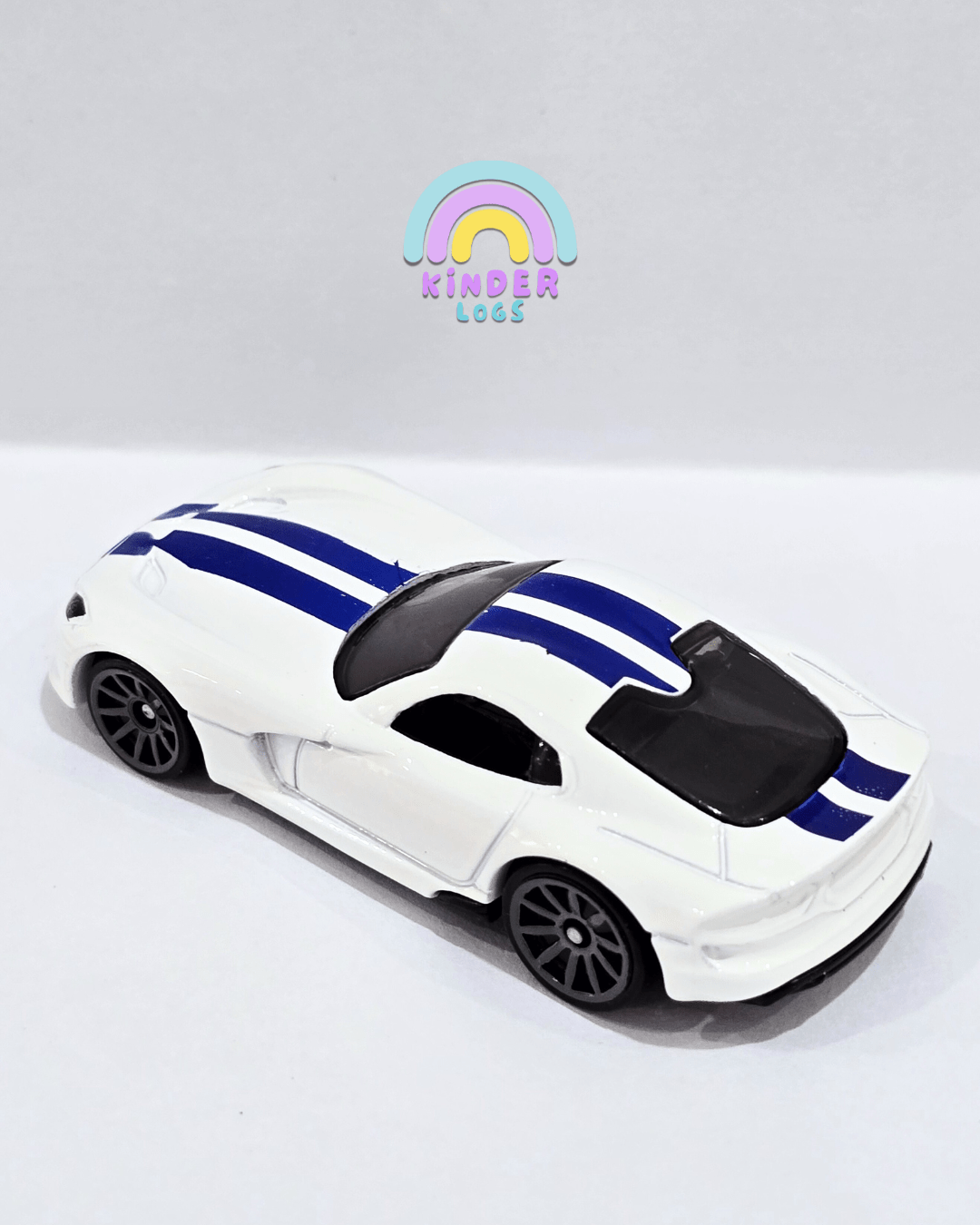 Hot Wheels 2013 Dodge SRT Viper (Uncarded) - Kinder Logs