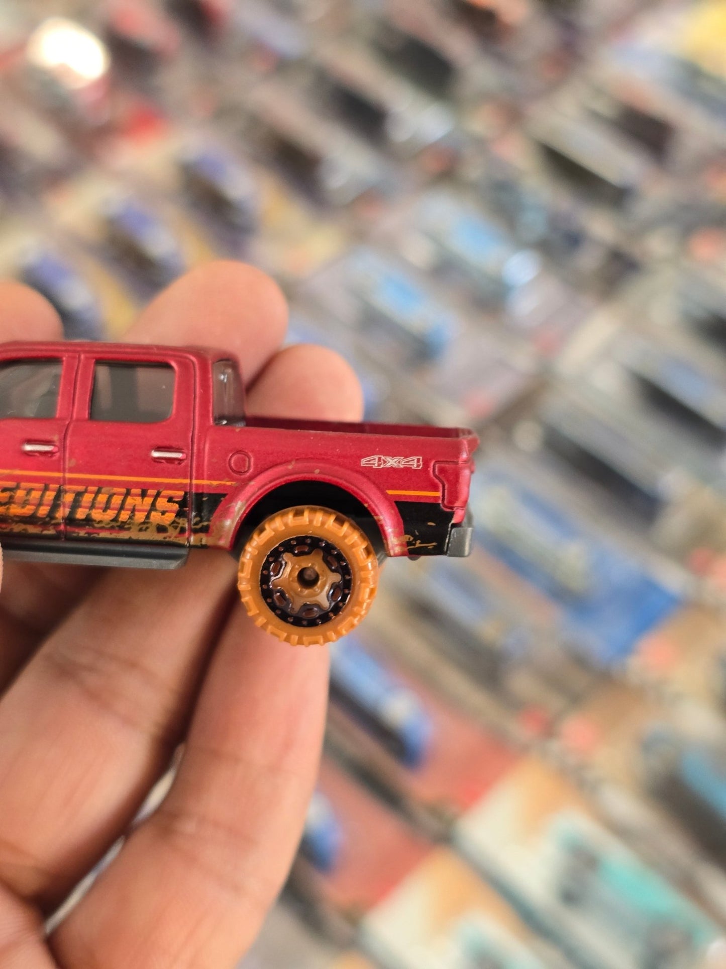 Hot Wheels 2015 Ford F - 150 (Uncarded) - Kinder Logs