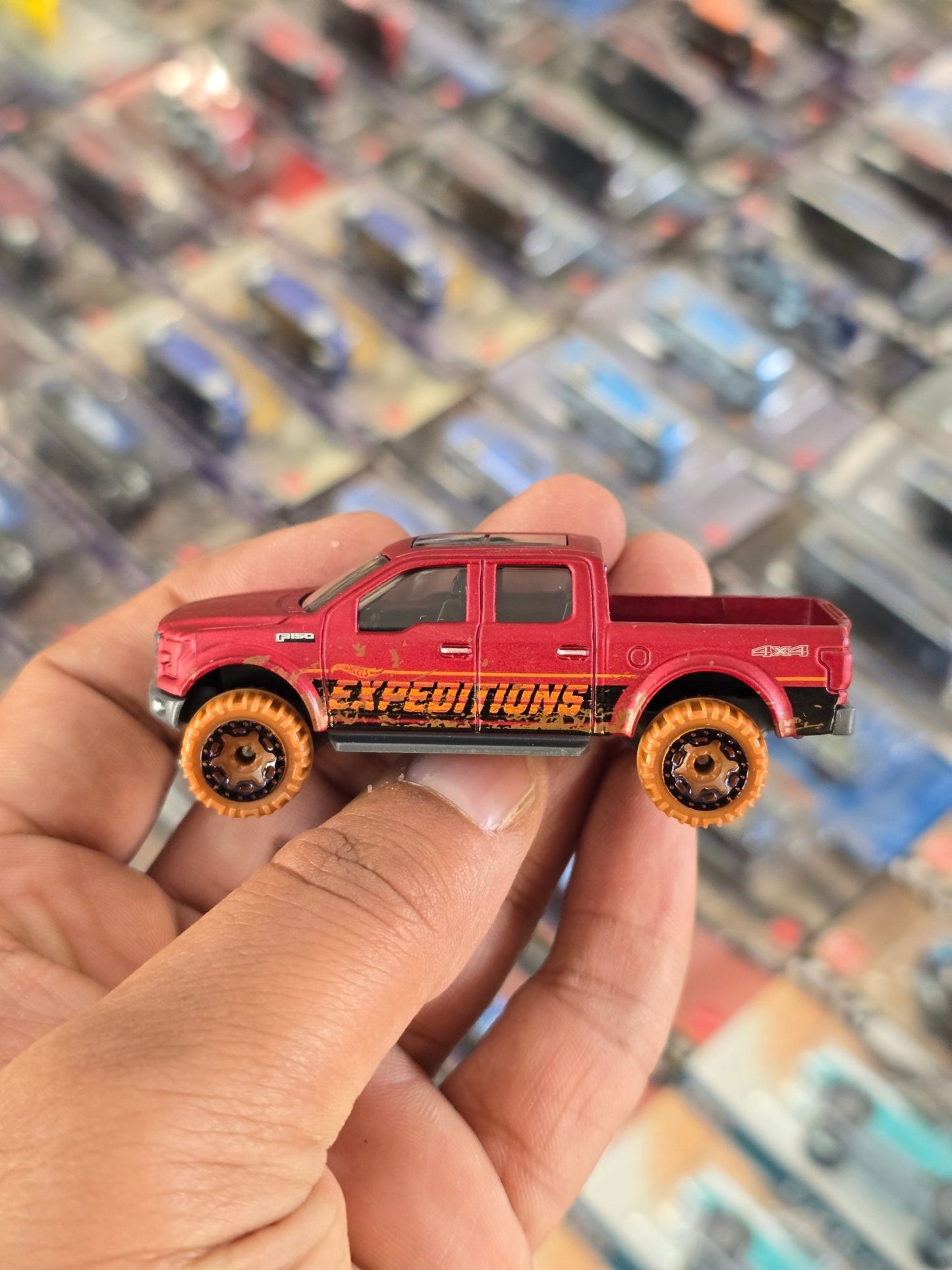 Hot Wheels 2015 Ford F - 150 (Uncarded) - Kinder Logs