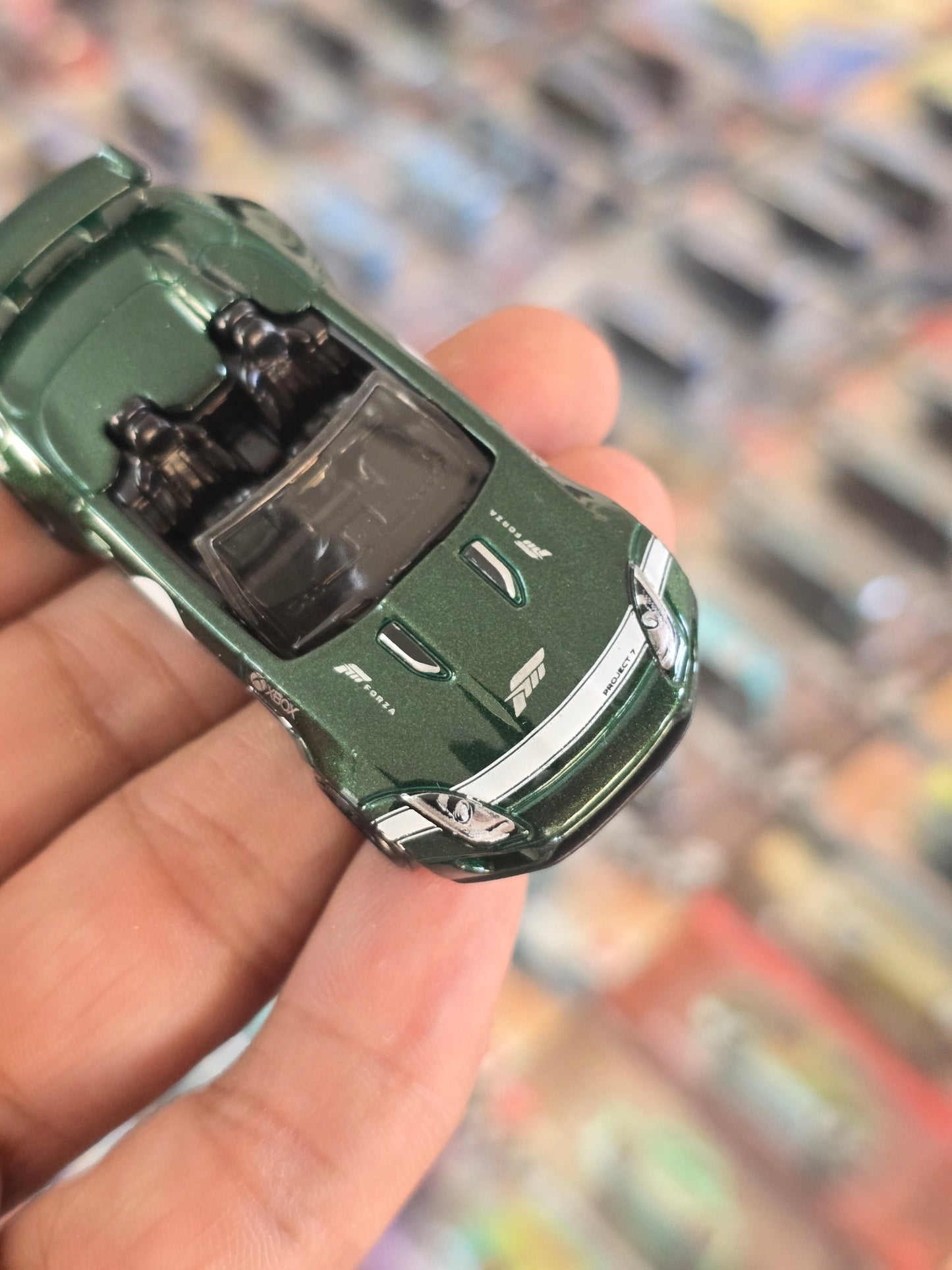 Hot Wheels 2015 Jaguar F - Type Project 7 - Forza (Uncarded) - Kinder Logs