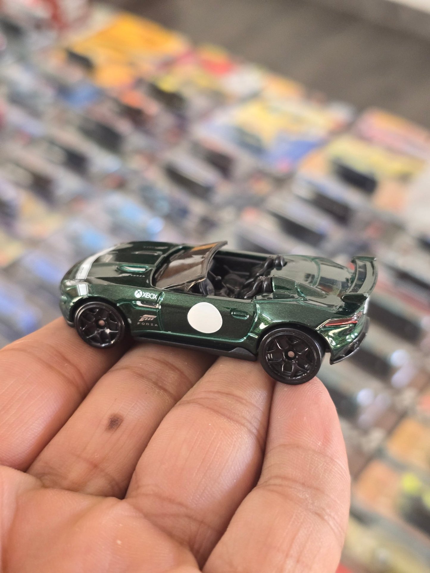 Hot Wheels 2015 Jaguar F - Type Project 7 - Forza (Uncarded) - Kinder Logs