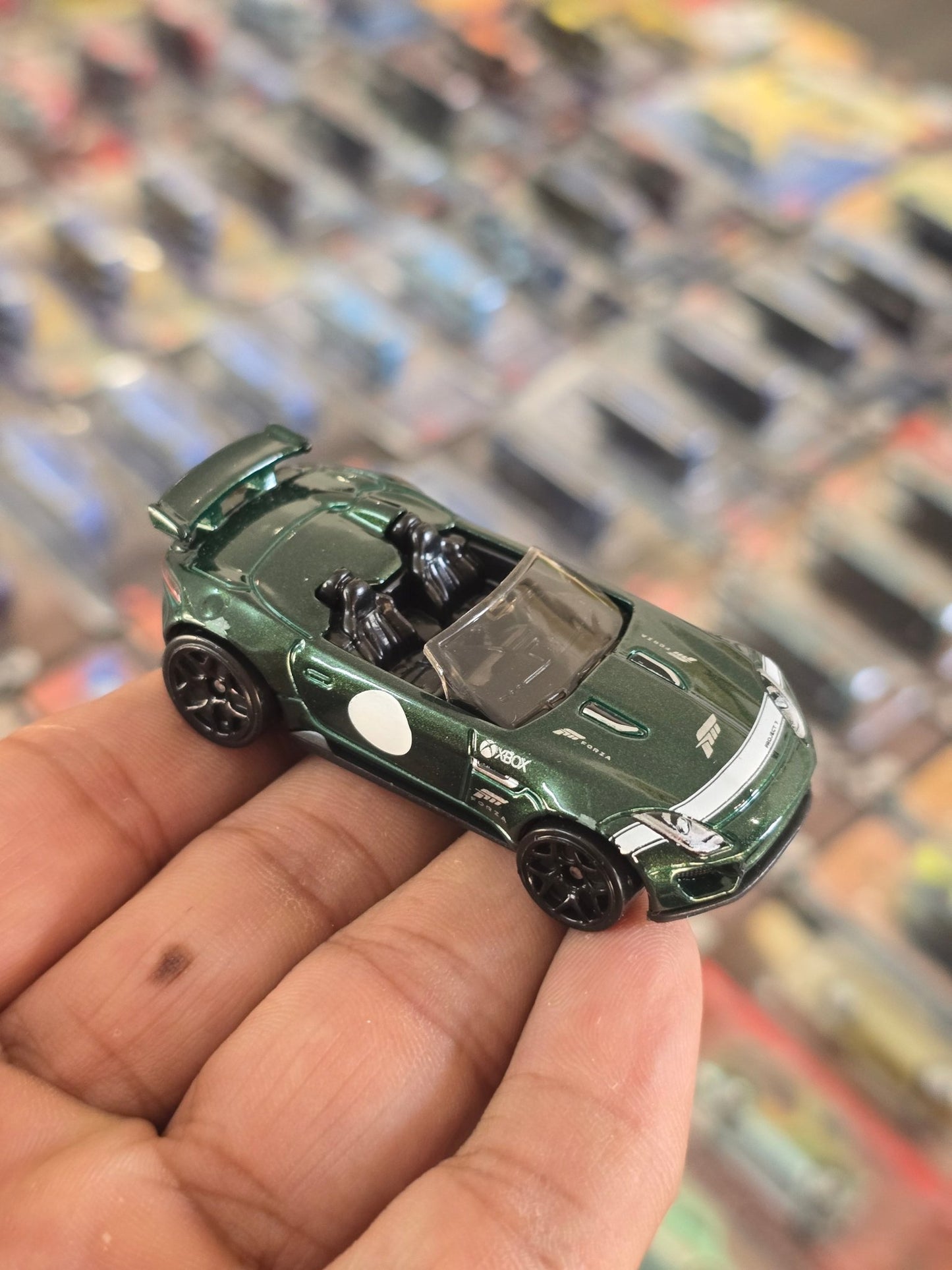 Hot Wheels 2015 Jaguar F - Type Project 7 - Forza (Uncarded) - Kinder Logs