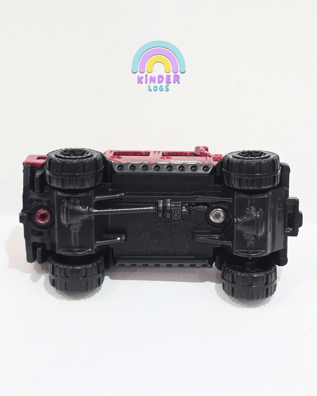 Hot Wheels 2015 Land Rover Defender Double Cab - Red (Uncarded) - Kinder Logs
