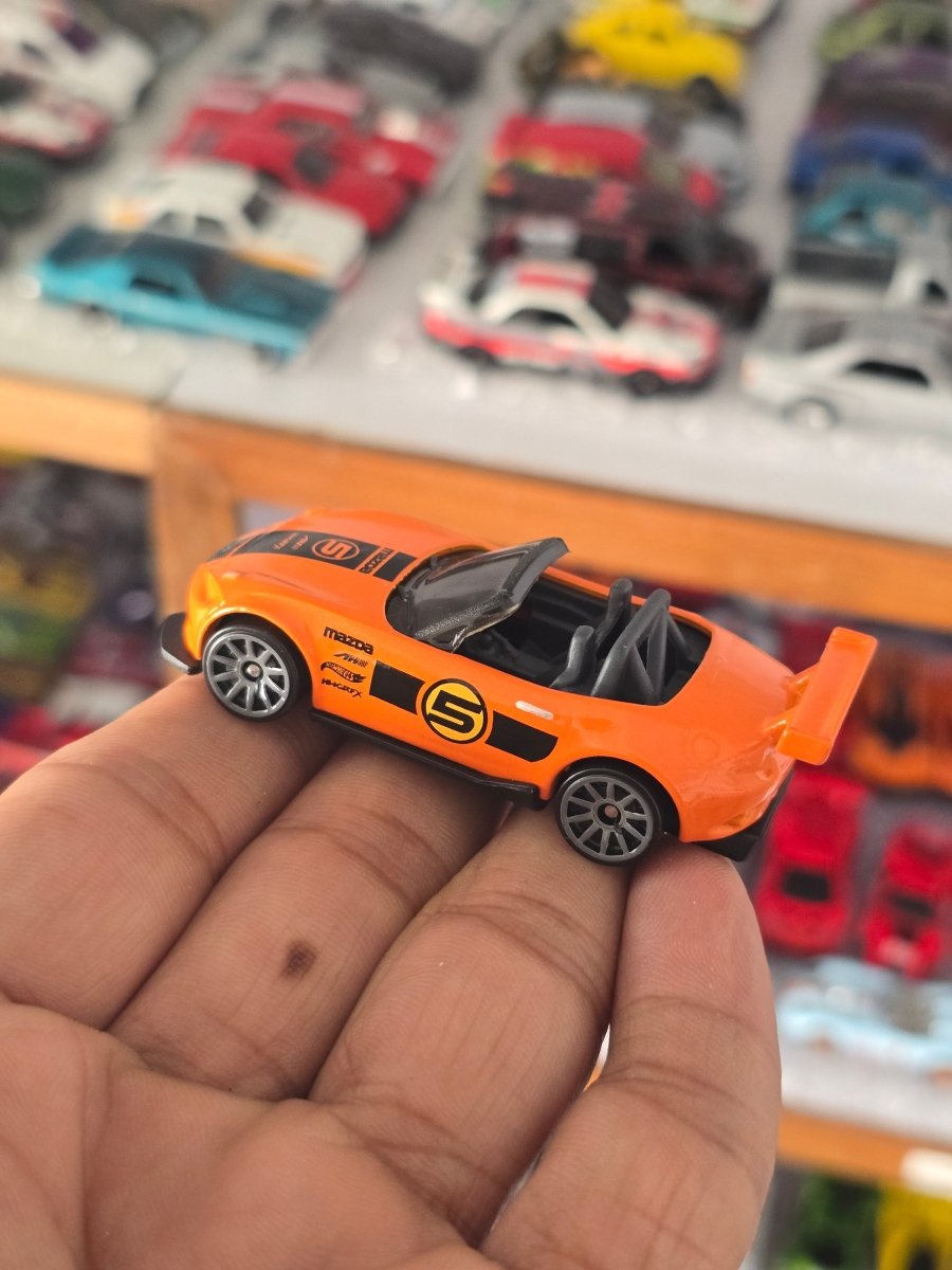 Hot Wheels 2015 Mazda MX - 5 Miata - Orange (Uncarded) - Kinder Logs