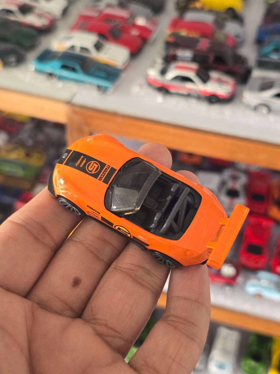 Hot Wheels 2015 Mazda MX - 5 Miata - Orange (Uncarded) - Kinder Logs