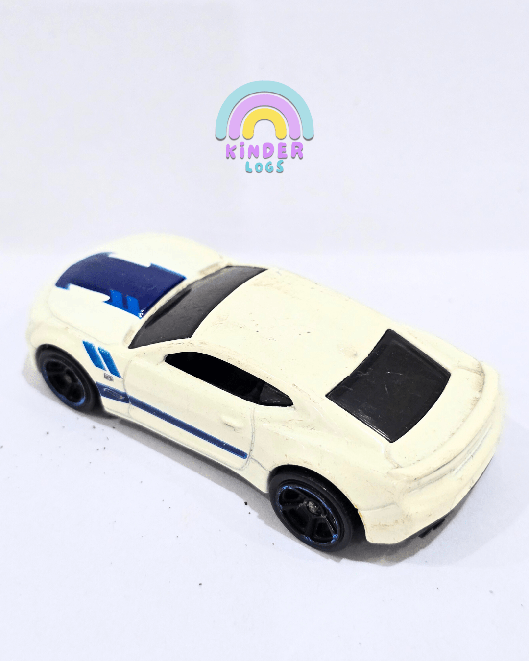 Hot Wheels 2016 Chevrolet Camaro SS - White (Used Car) - Kinder Logs