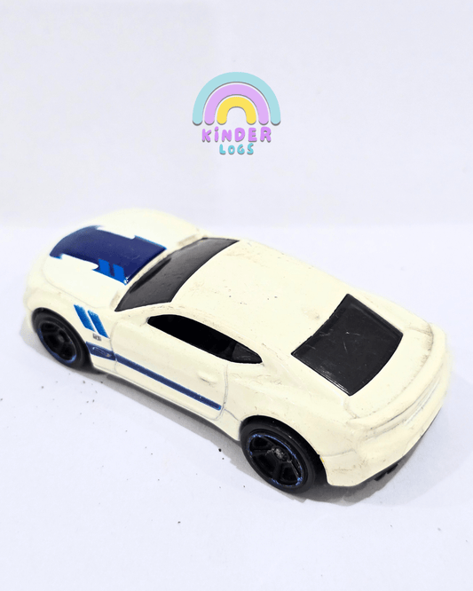 Hot Wheels 2016 Chevrolet Camaro SS - White (Used Car) - Kinder Logs