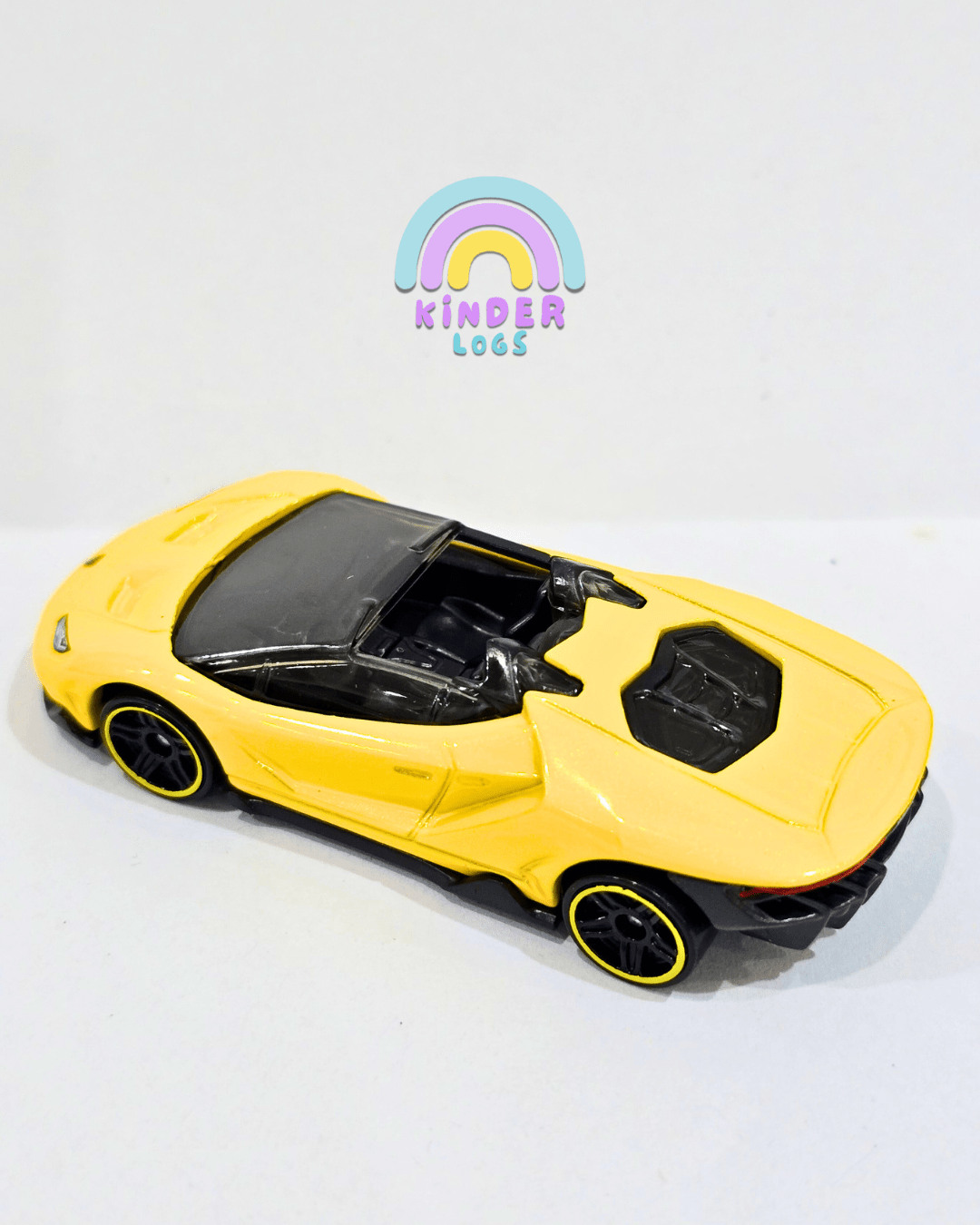 Hot Wheels 2016 Lamborghini Centenario Roadster - Yellow (Uncarded - New) - Kinder Logs