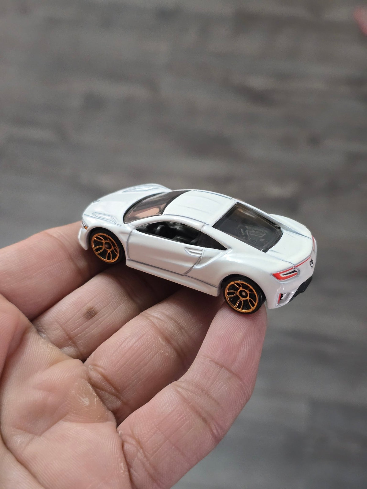 Hot Wheels 2017 Acura NSX - White (Uncarded - New) - Kinder Logs