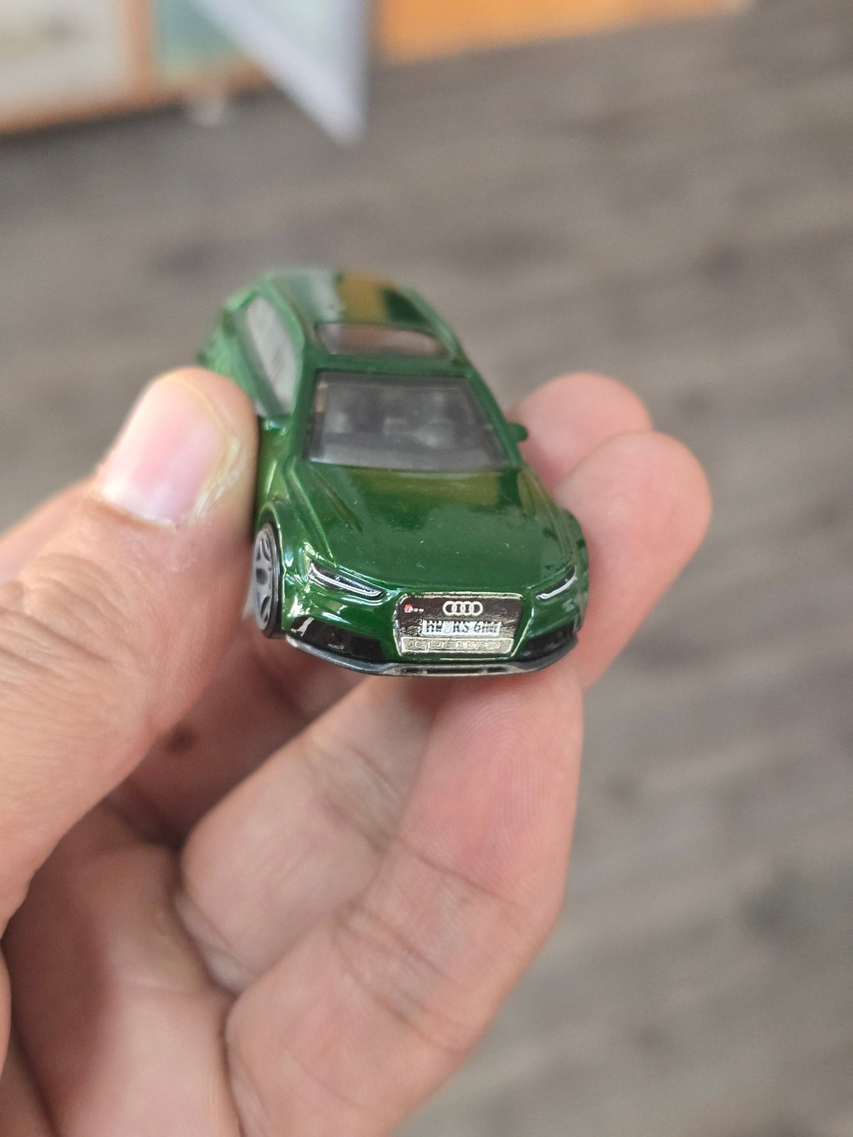 Hot Wheels 2017 Audi RS6 Avant (Pre - Owned) - Kinder Logs