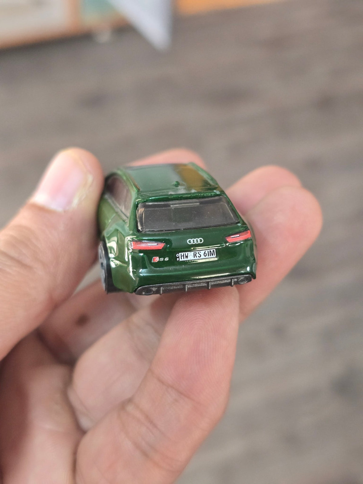 Hot Wheels 2017 Audi RS6 Avant (Pre - Owned) - Kinder Logs