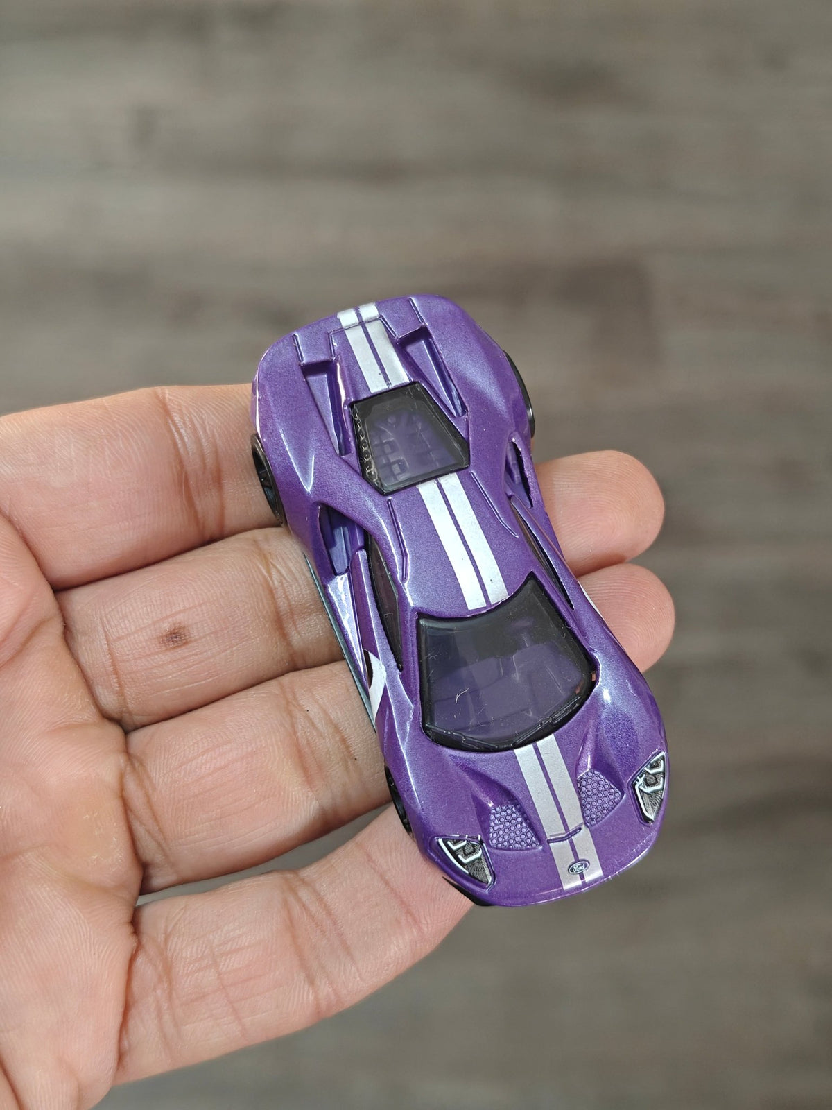 Hot Wheels 2017 Ford GT - Purple (Uncarded - New) - Kinder Logs
