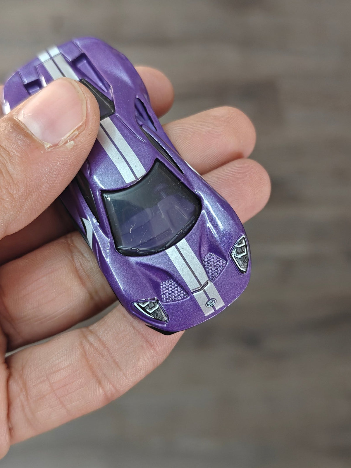 Hot Wheels 2017 Ford GT - Purple (Uncarded - New) - Kinder Logs