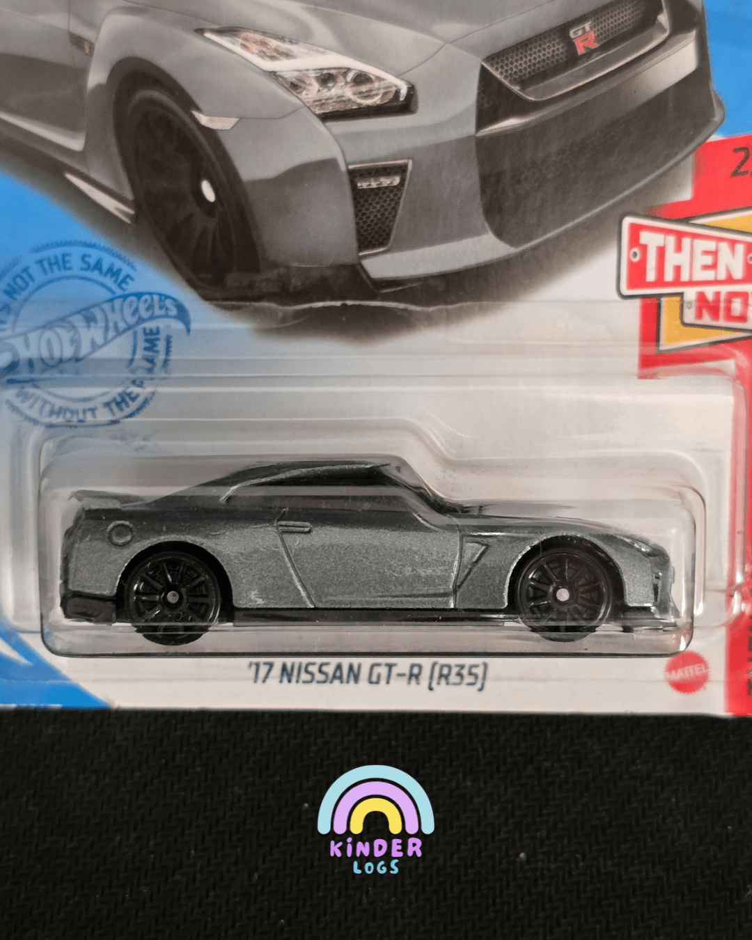 Hot Wheels 2017 Nissan GT - R (R35) - Grey (Imported) - Kinder Logs
