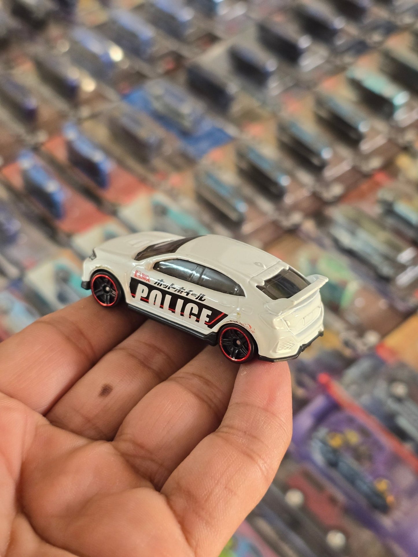 Hot Wheels 2018 Honda Civic Type R - Used Car (Uncarded) - Kinder Logs