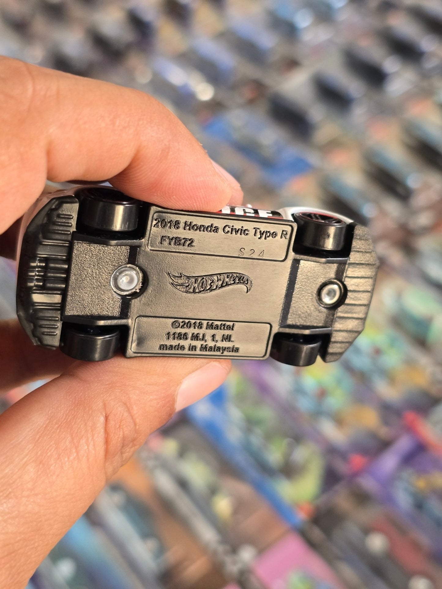 Hot Wheels 2018 Honda Civic Type R - Used Car (Uncarded) - Kinder Logs