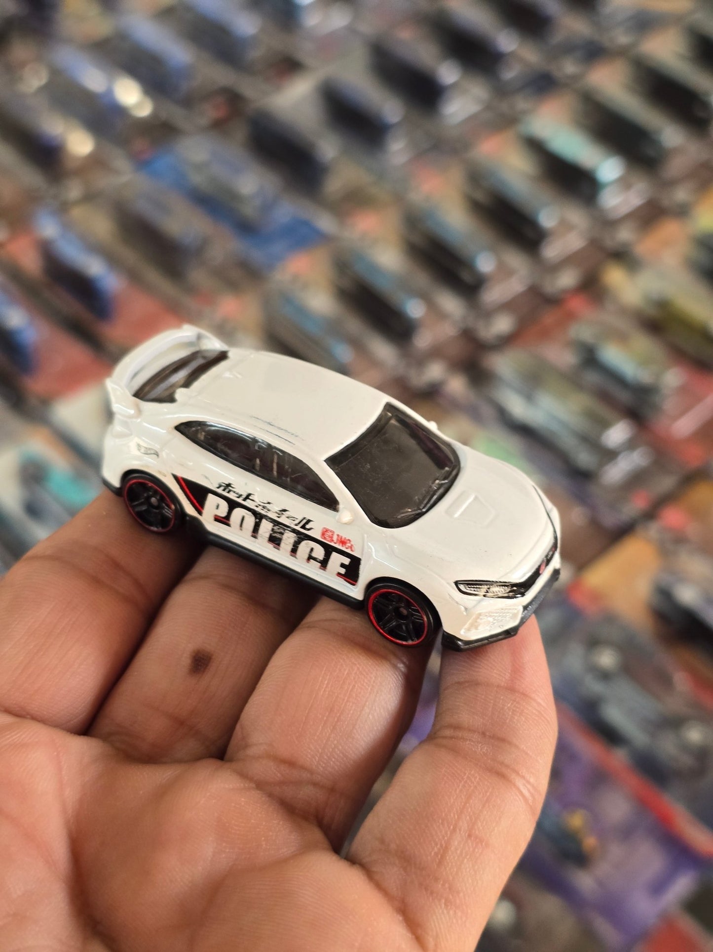 Hot Wheels 2018 Honda Civic Type R - Used Car (Uncarded) - Kinder Logs