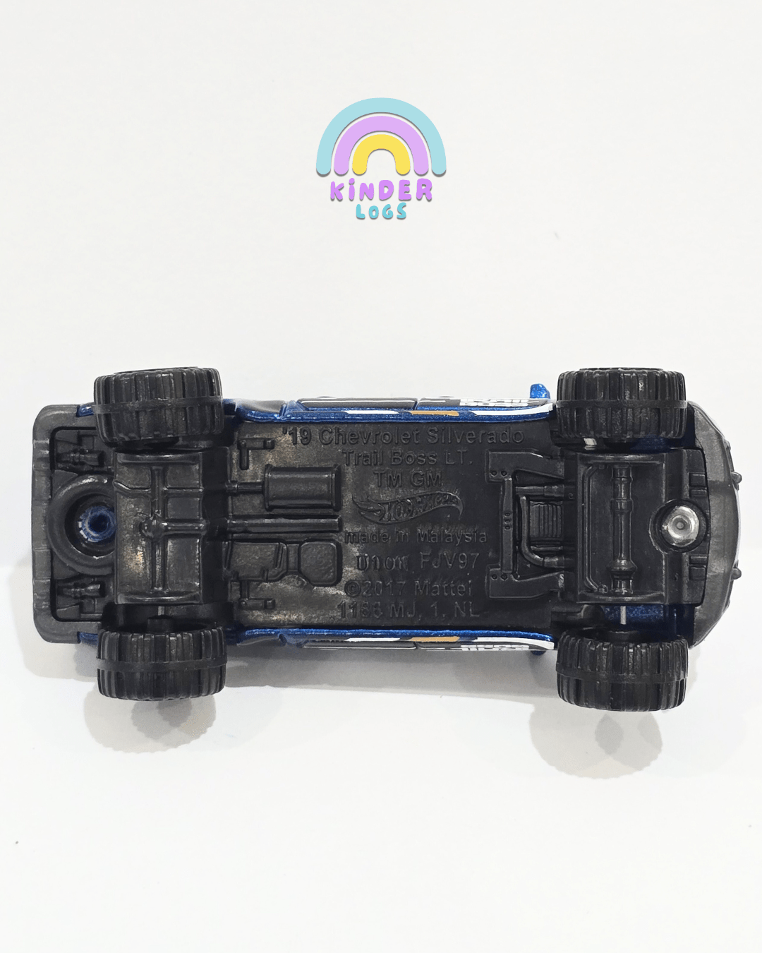 Hot Wheels 2019 Chevy Silverado Trail Boss LT - Blue (Uncarded) - Kinder Logs