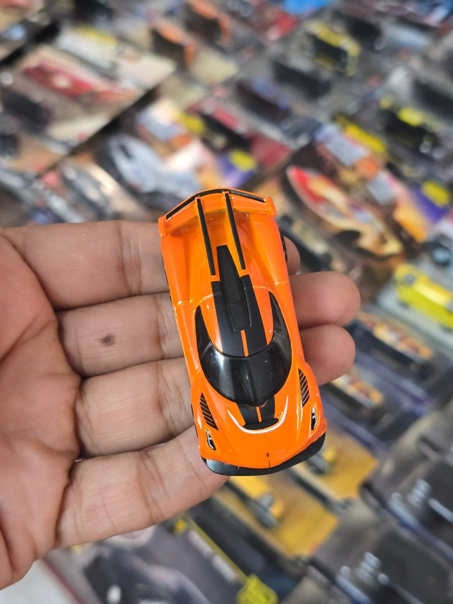 Hot Wheels 2020 Koenigsegg Jesko - Orange (Uncarded) - Kinder Logs