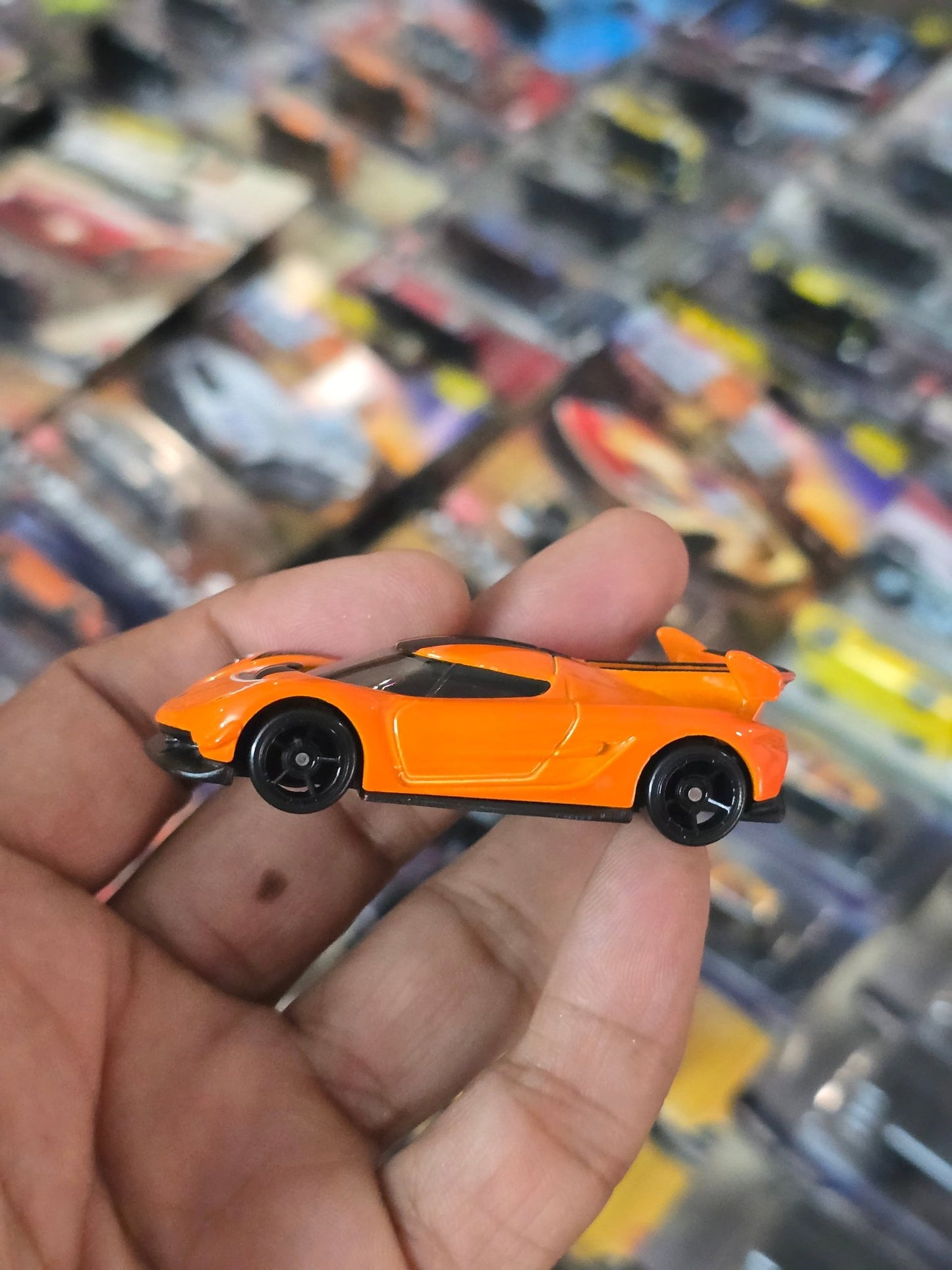 Hot Wheels 2020 Koenigsegg Jesko - Orange (Uncarded) - Kinder Logs