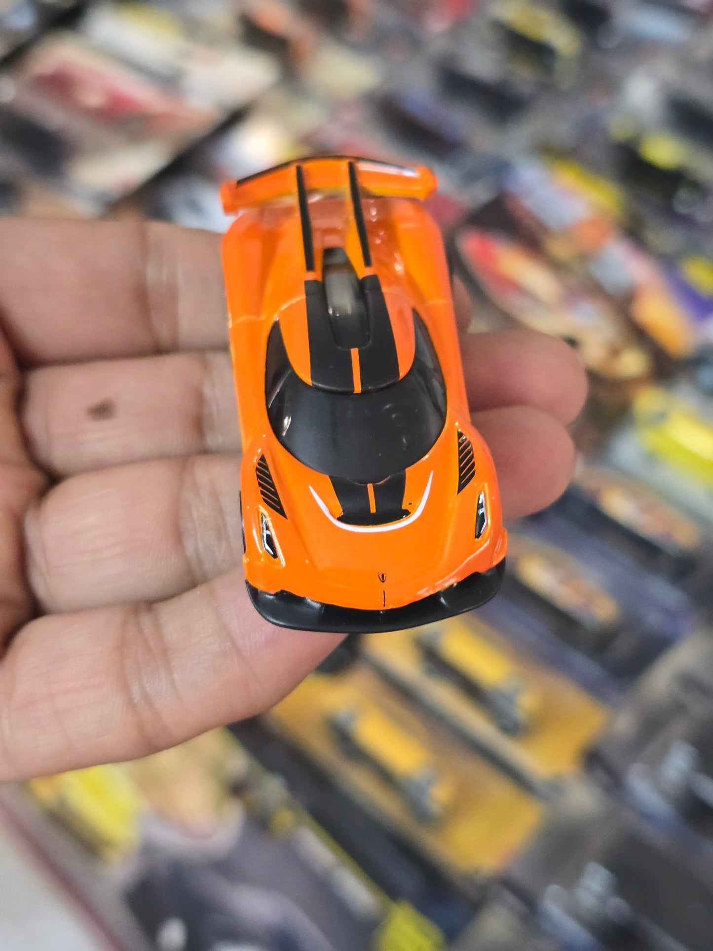 Hot Wheels 2020 Koenigsegg Jesko - Orange (Uncarded) - Kinder Logs