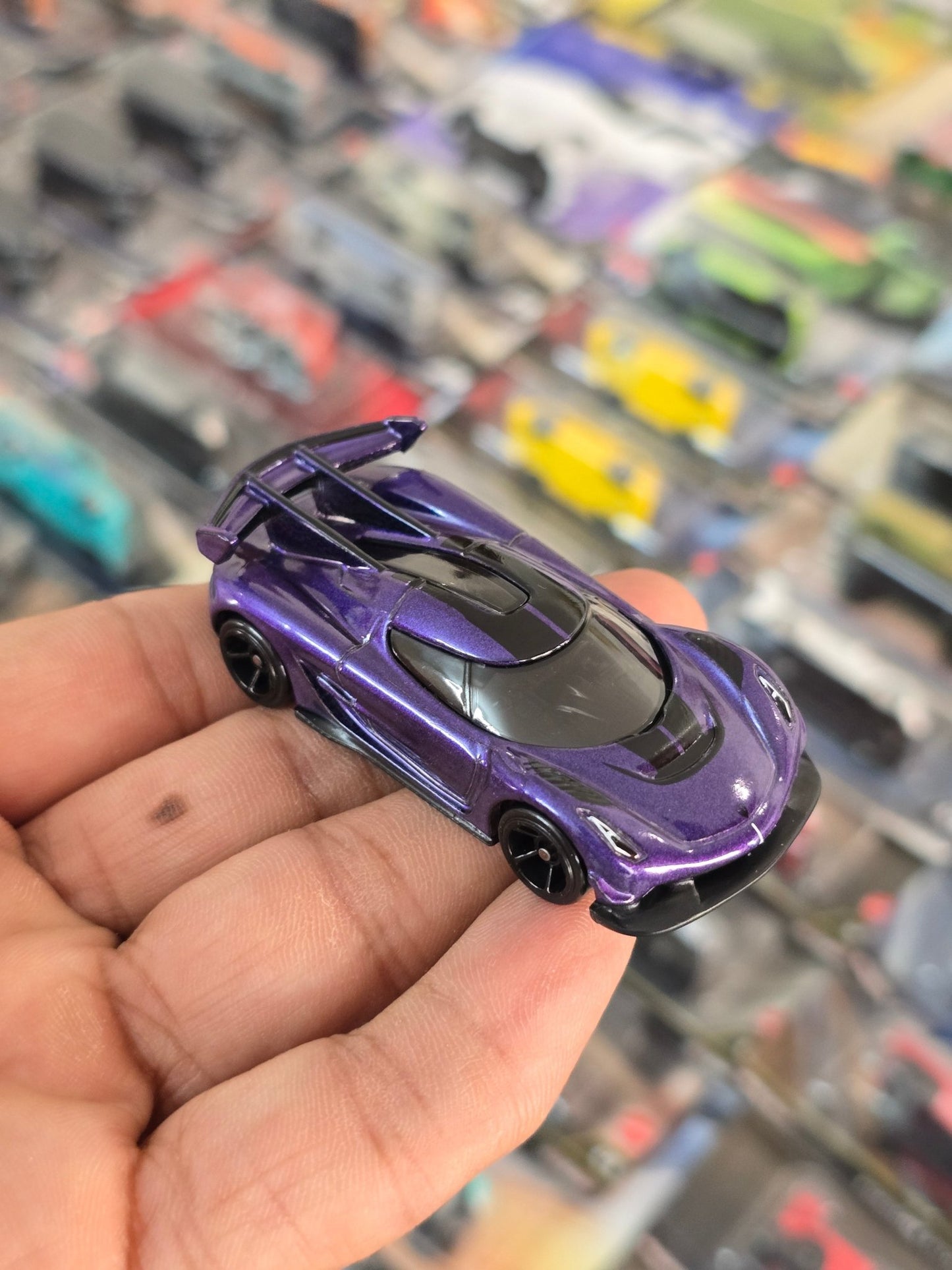 Hot Wheels 2020 Koenigsegg Jesko - Purple (Uncarded) - Kinder Logs