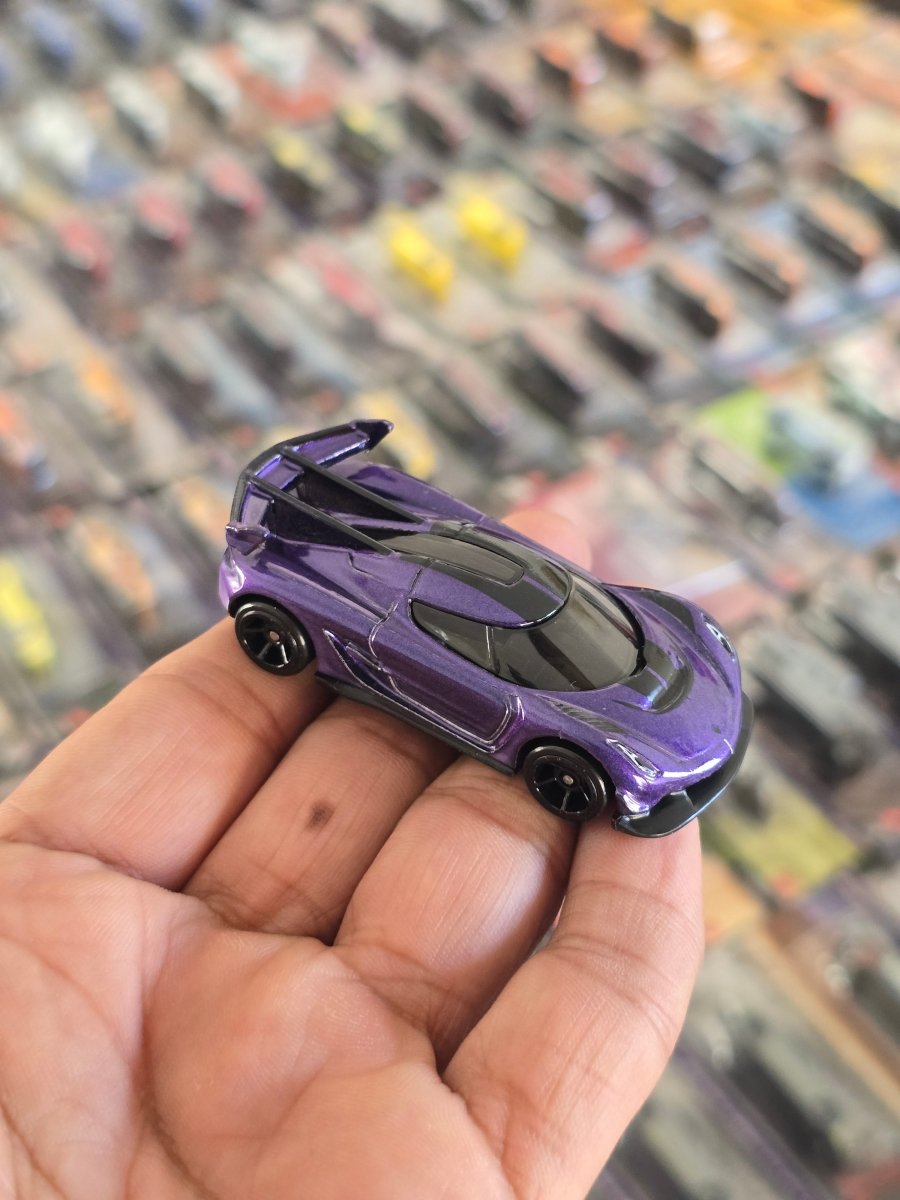 Hot Wheels 2020 Koenigsegg Jesko - Purple (Uncarded) - Kinder Logs