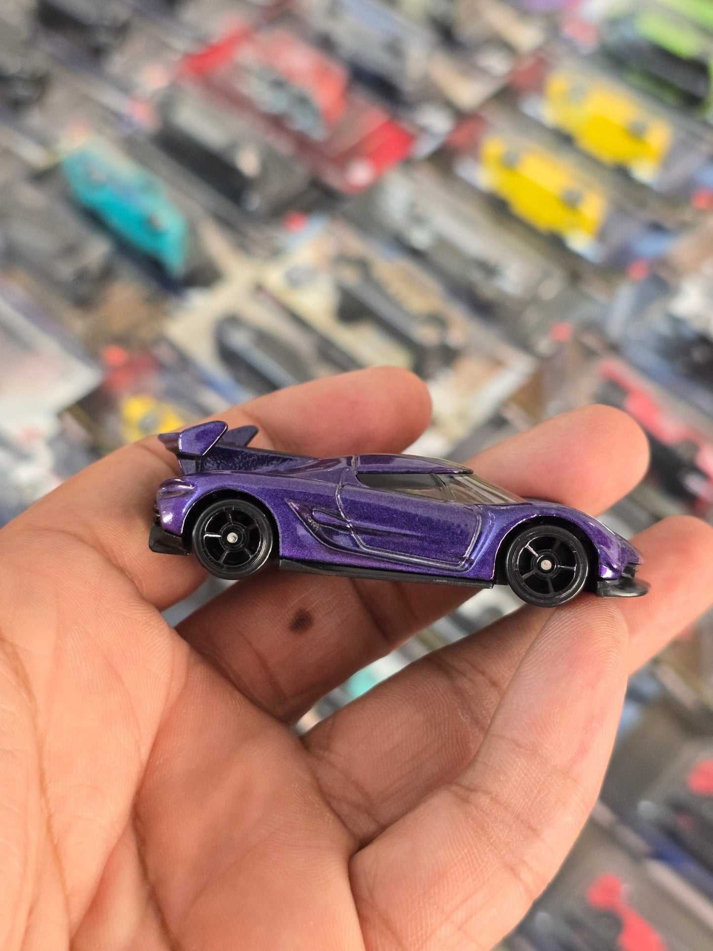 Hot Wheels 2020 Koenigsegg Jesko - Purple (Uncarded) - Kinder Logs
