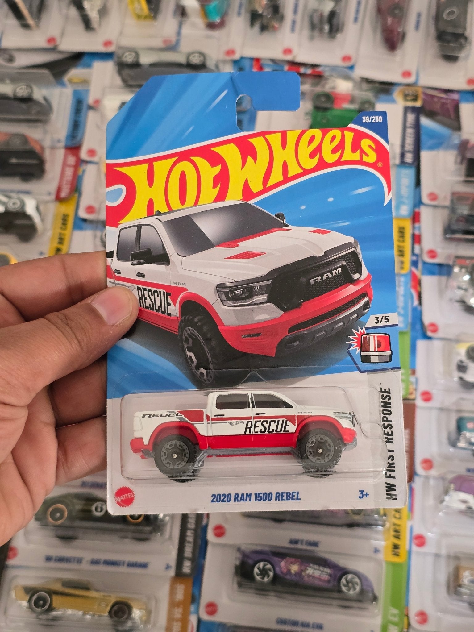 Hot Wheels 2020 RAM 1500 Rebel - White (Imported) - Kinder Logs